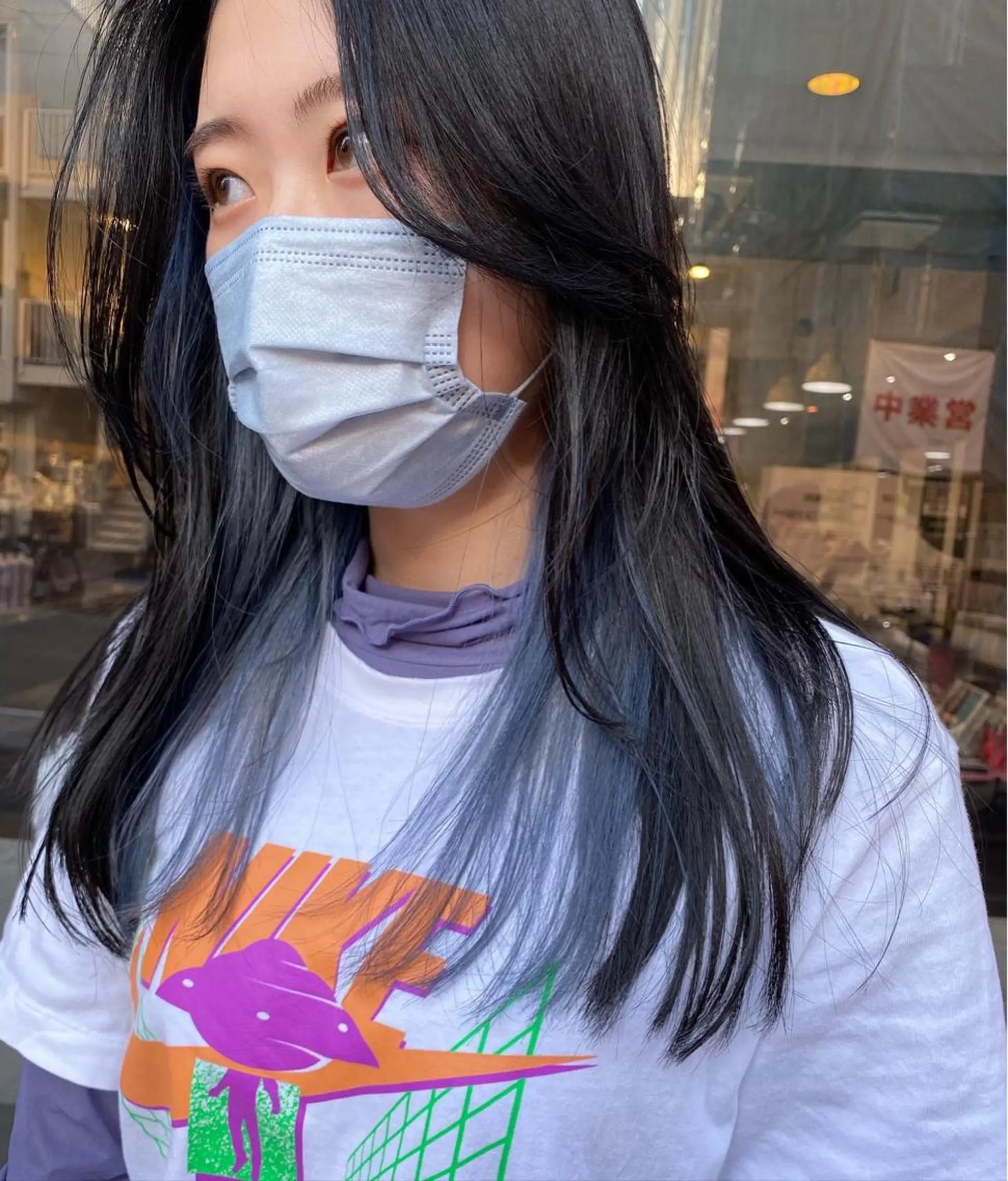 ロング カラー パーマ ヘアアレンジ メンズ キッズ ネイル mana 暖色カラーカットのヘアスタイル
