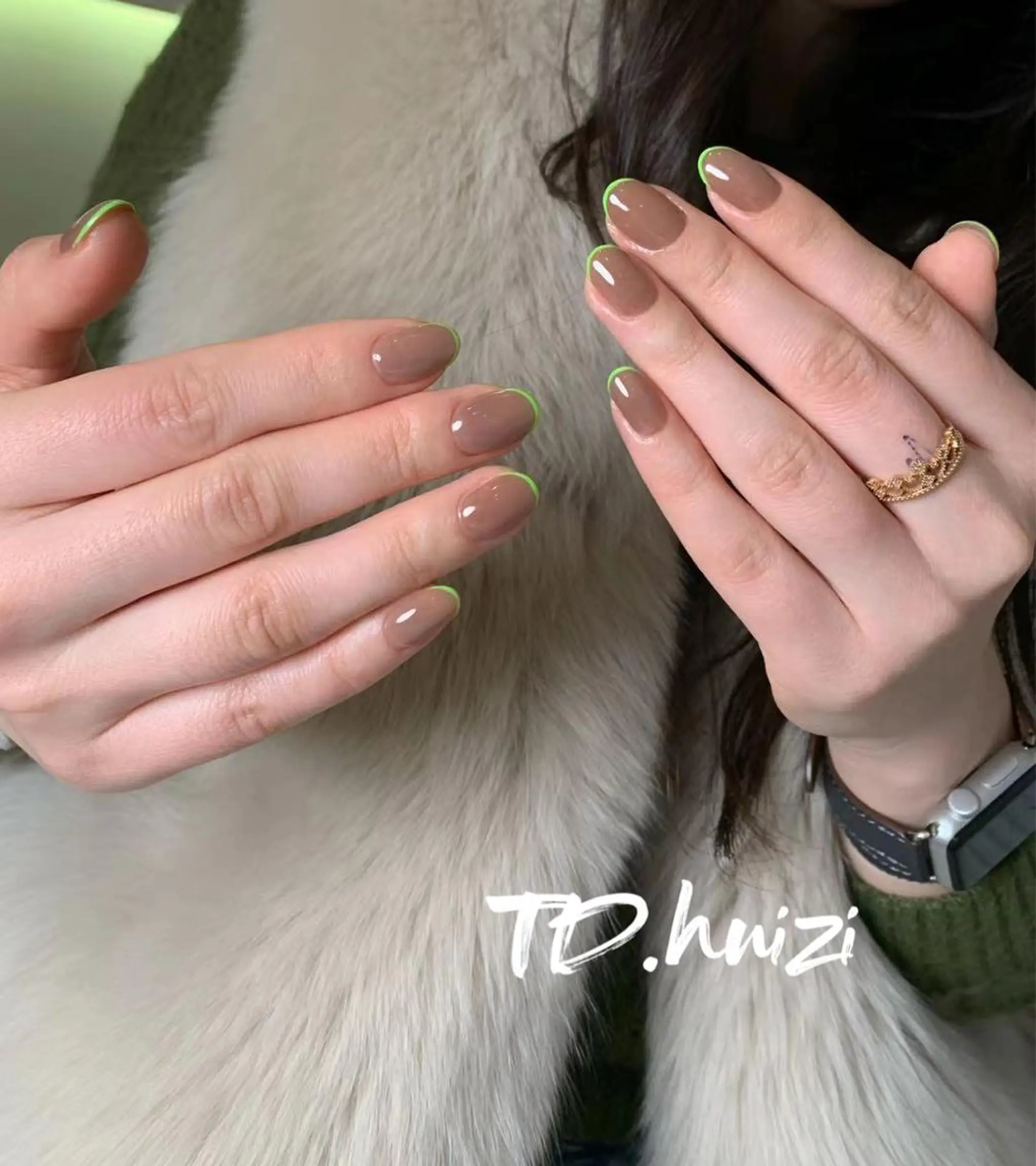 ミディアム めぐみのネイルサロン スタッフ練習のネイルデザイン