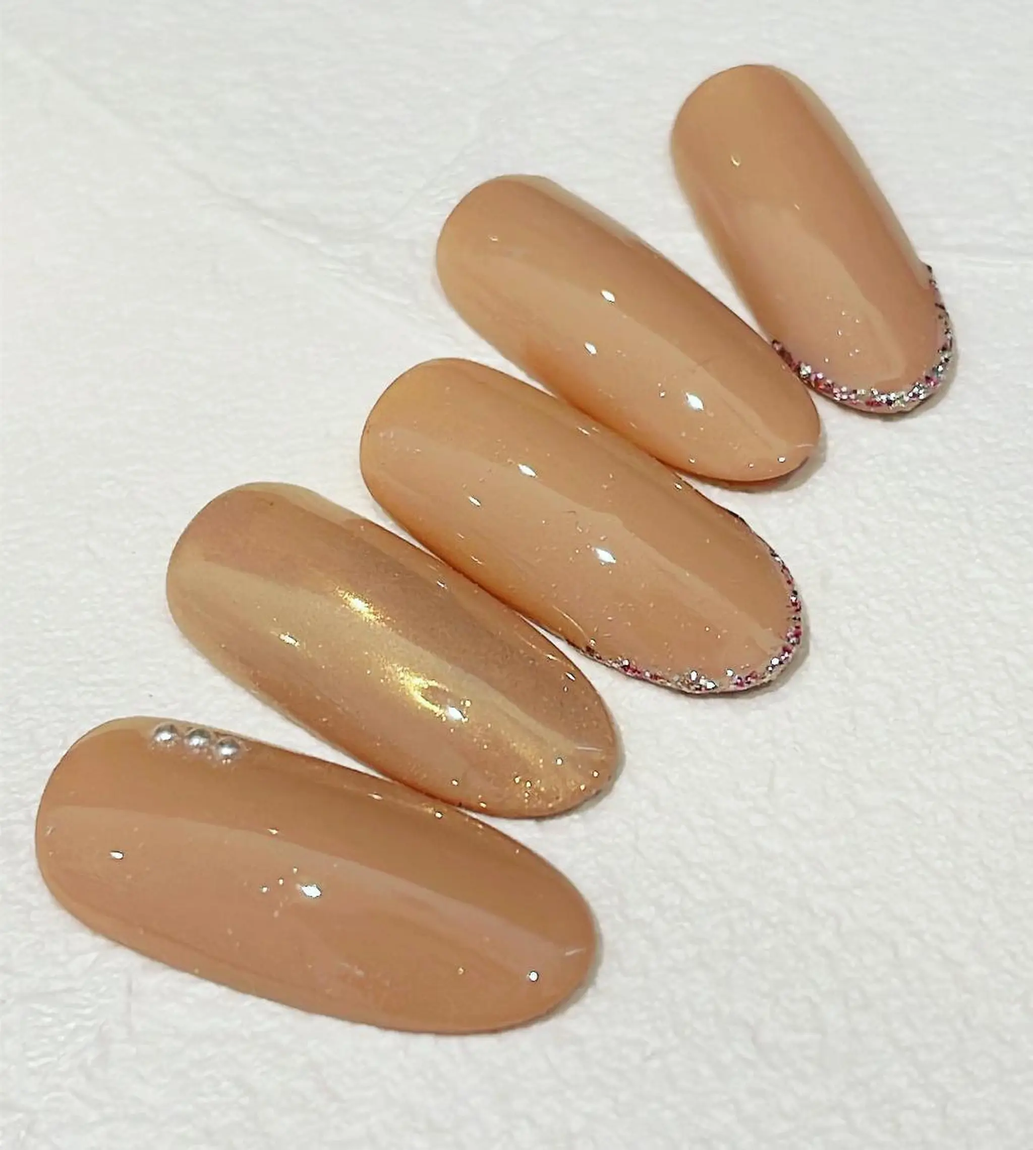 ネイル マツエク・マツパ まつげパーマ ボリュームラッシュ ジェルネイル ニュアンスネイル パラジェル 髙橋 敦子のネイルデザイン