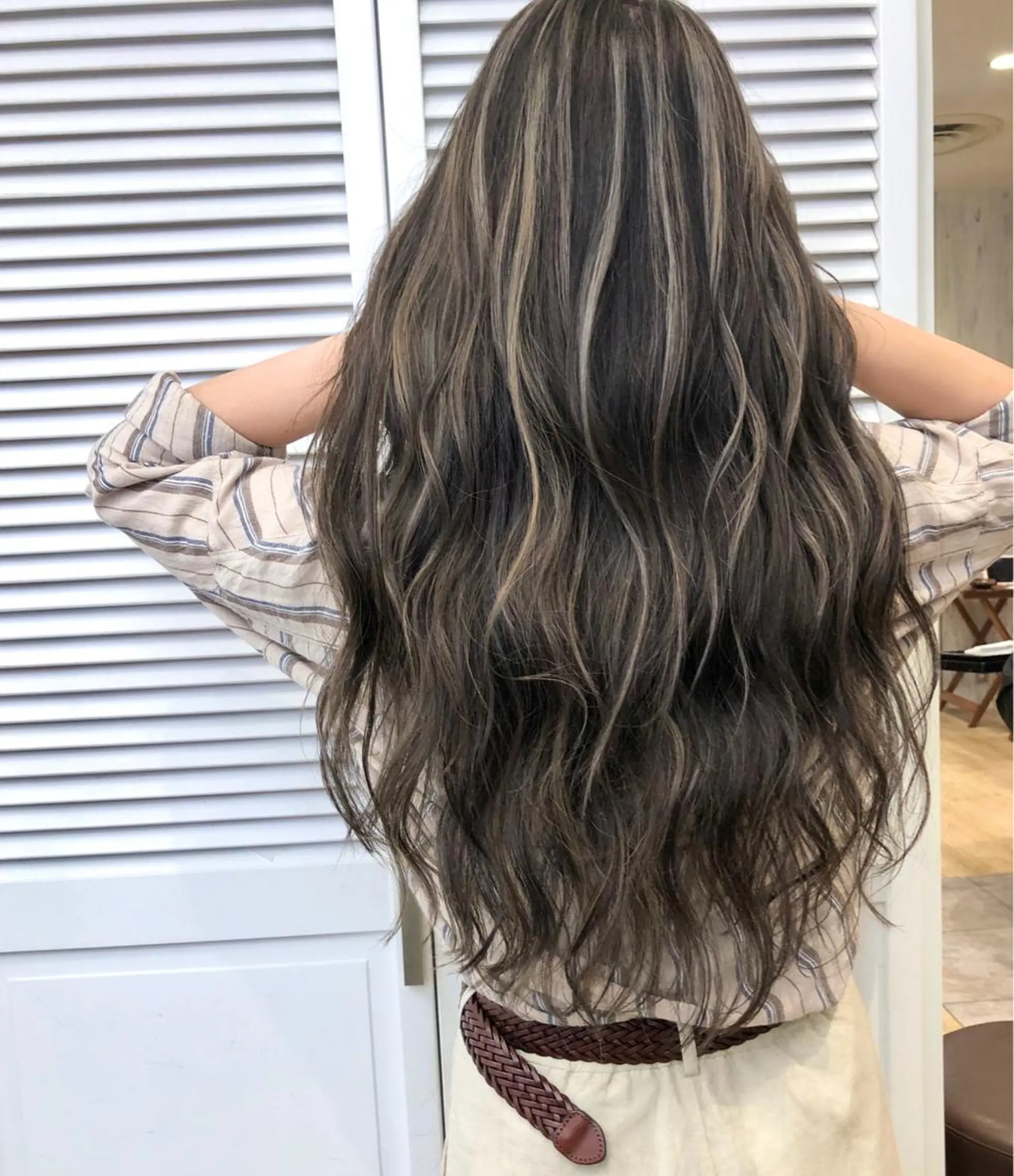 ロング カラー ハイライトカラー ハイライト タナカ タクヤのヘアスタイル