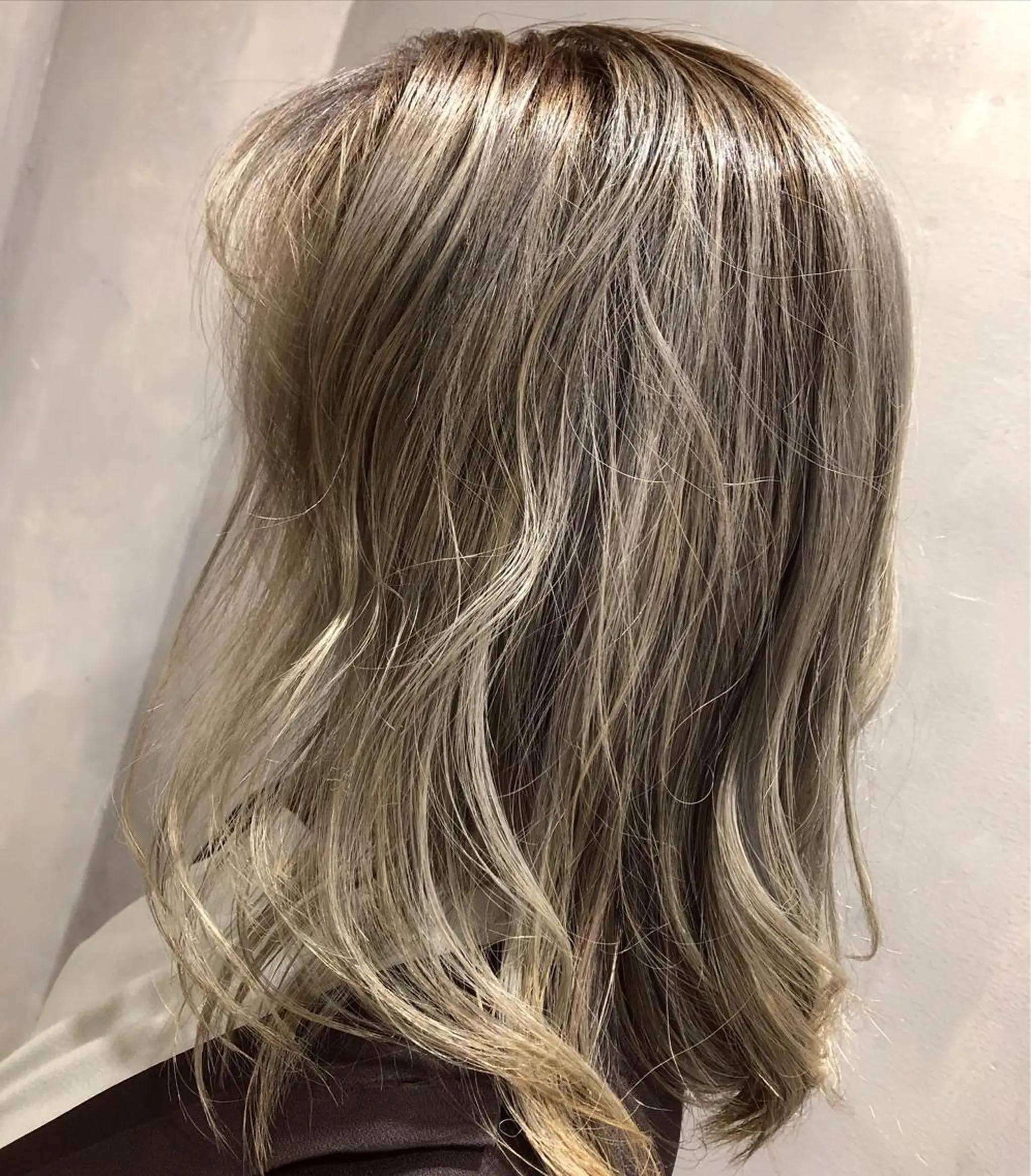 セミロング カラー 髪質改善⭐️ 桜場のヘアスタイル