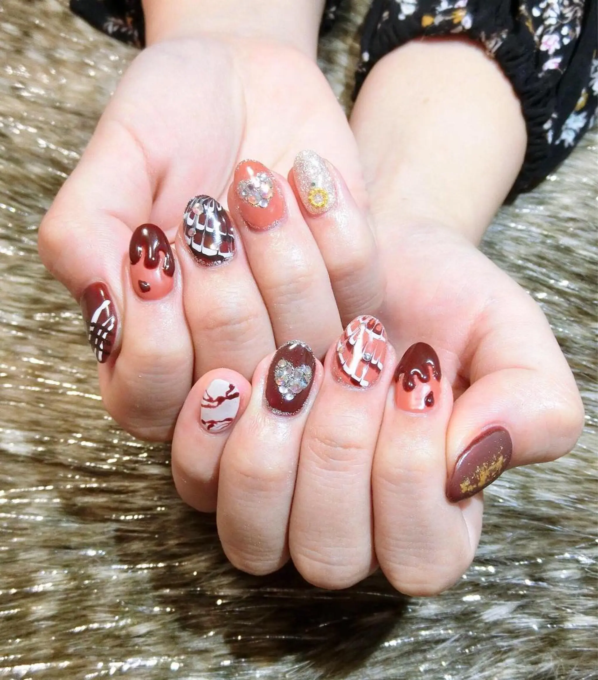 ネイル 持ち込み ハンドネイル ハンドケア 🌙都岡 ムーンネイルのネイルデザイン