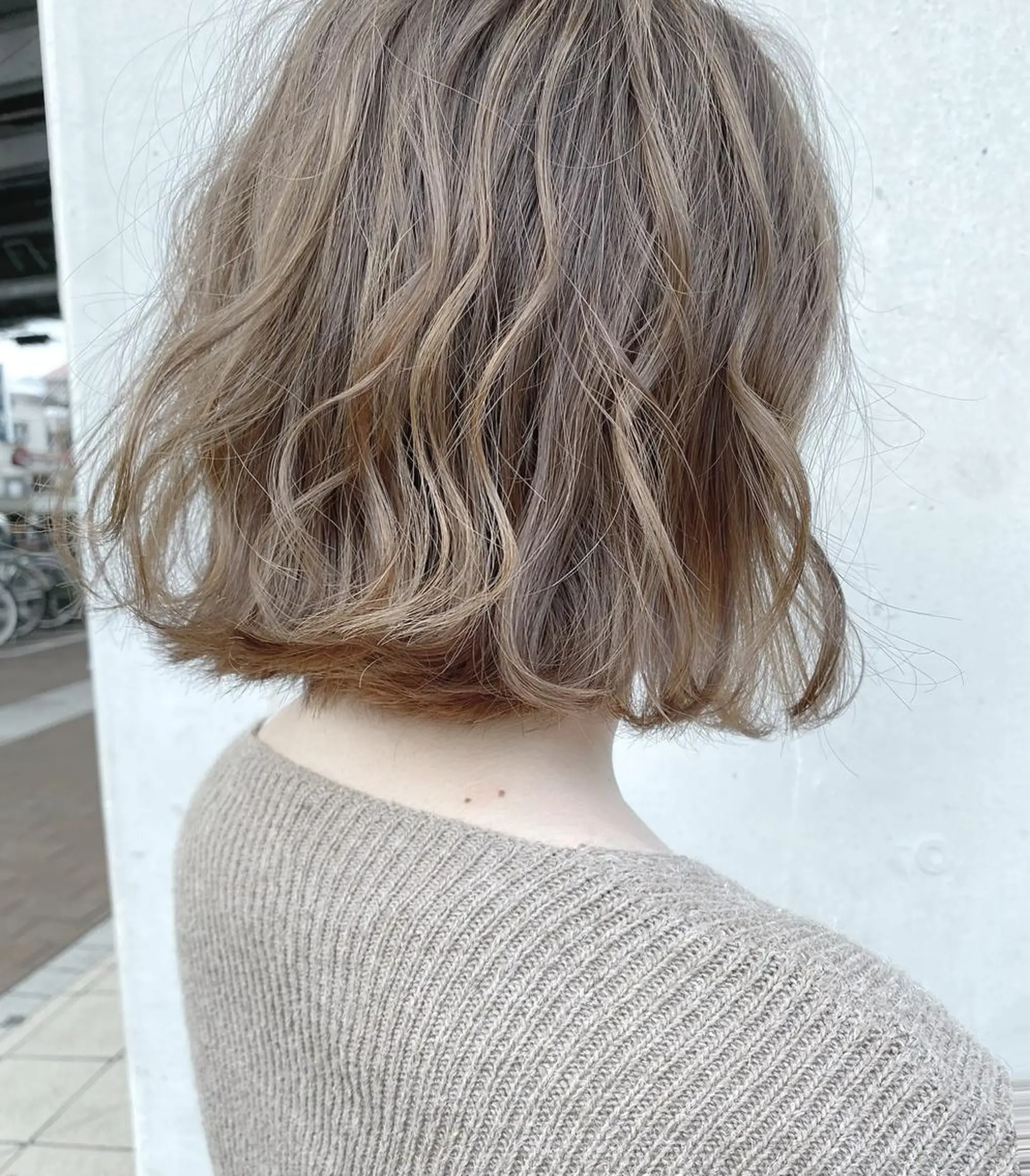 ショート カラー ボブ・レイヤーカット 吉敷航一のヘアスタイル