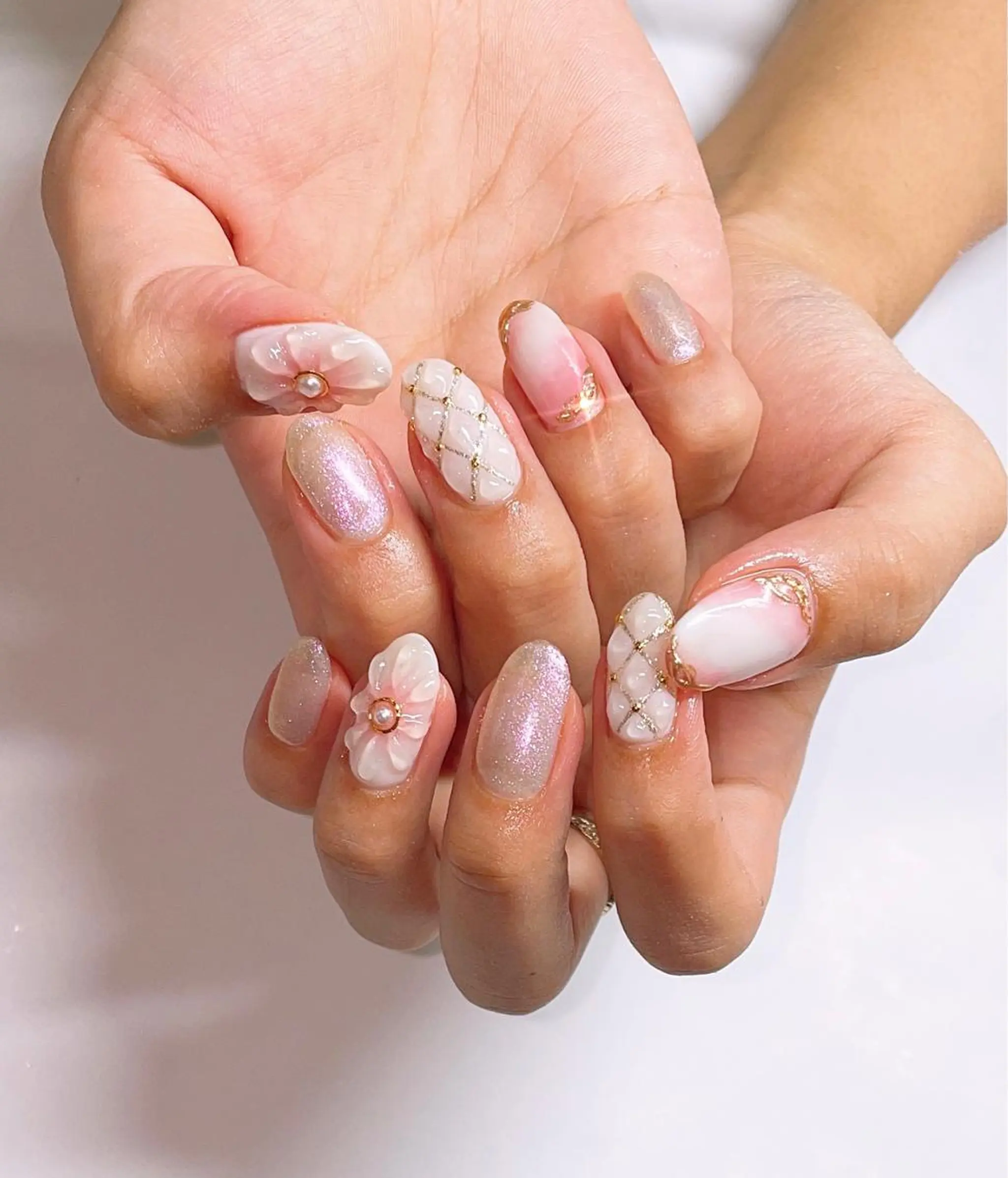 ネイル ハンドネイル VIERU 🌈🎀💖のネイルデザイン