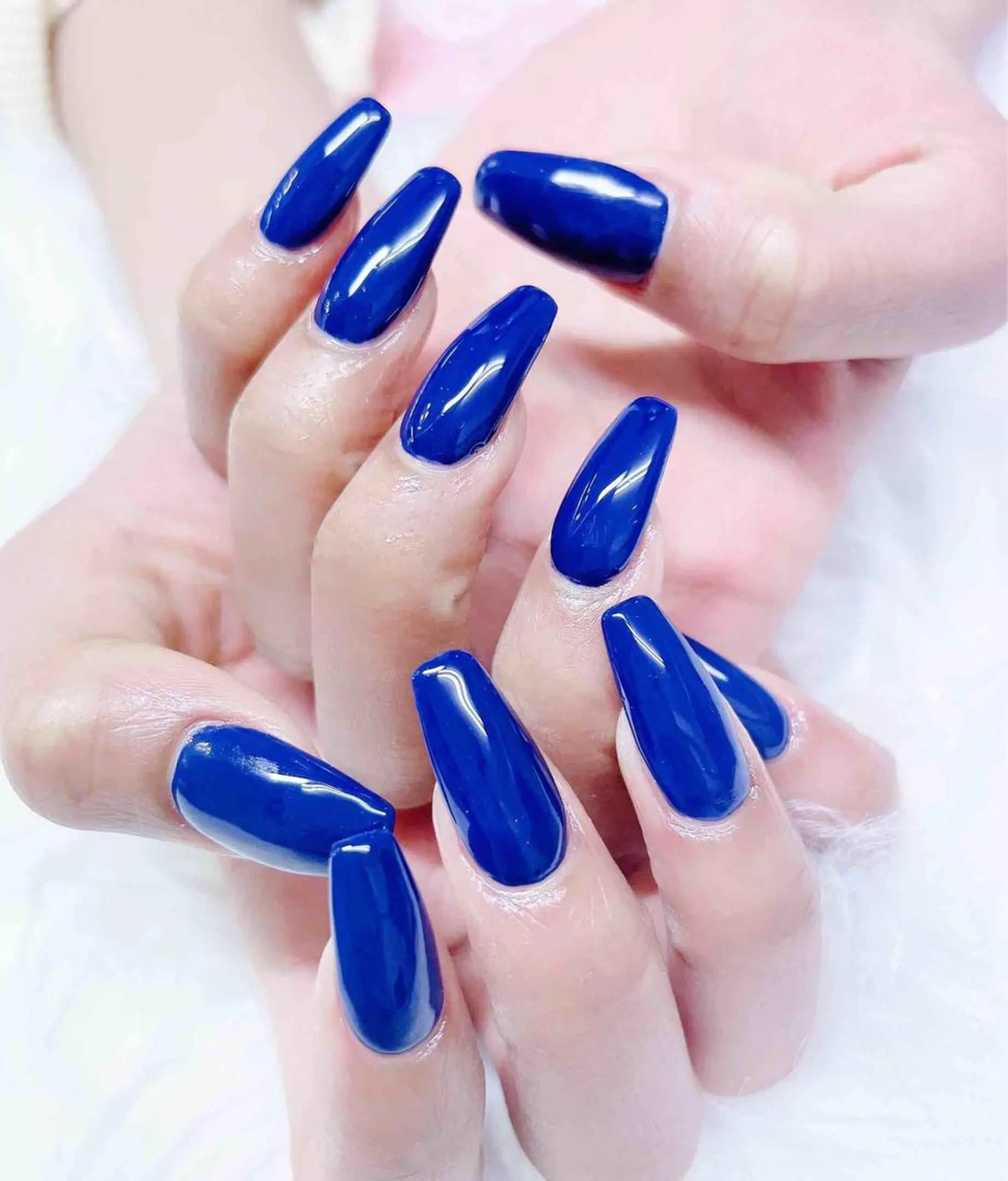 ネイル ハンドネイル MoonNail ユリ🌸のネイルデザイン