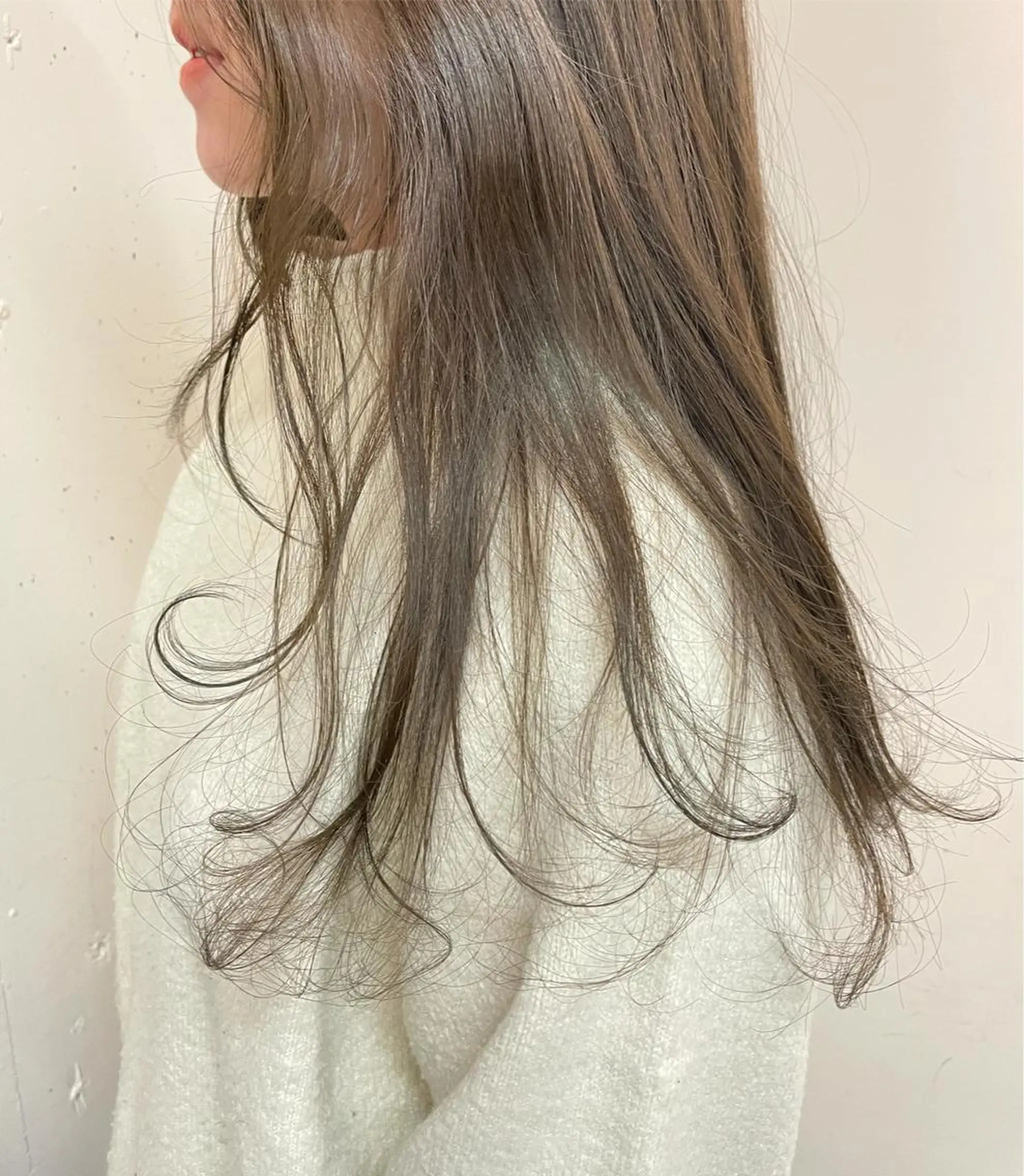 ロング レイヤーカット/ 透明感カラーmikuのヘアスタイル