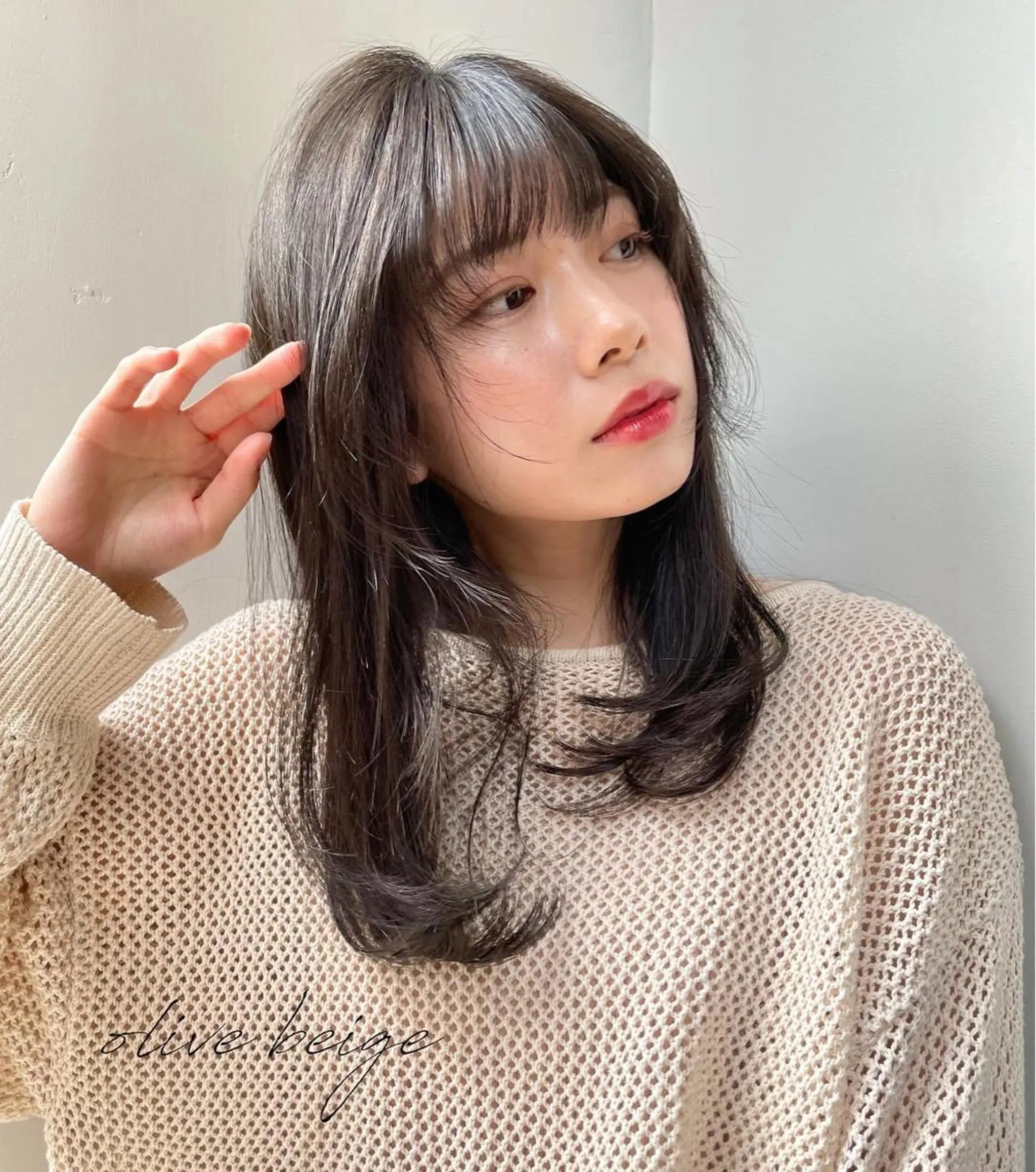 セミロング カラー 透明感カラー 元町神戸 國井椋介のヘアスタイル