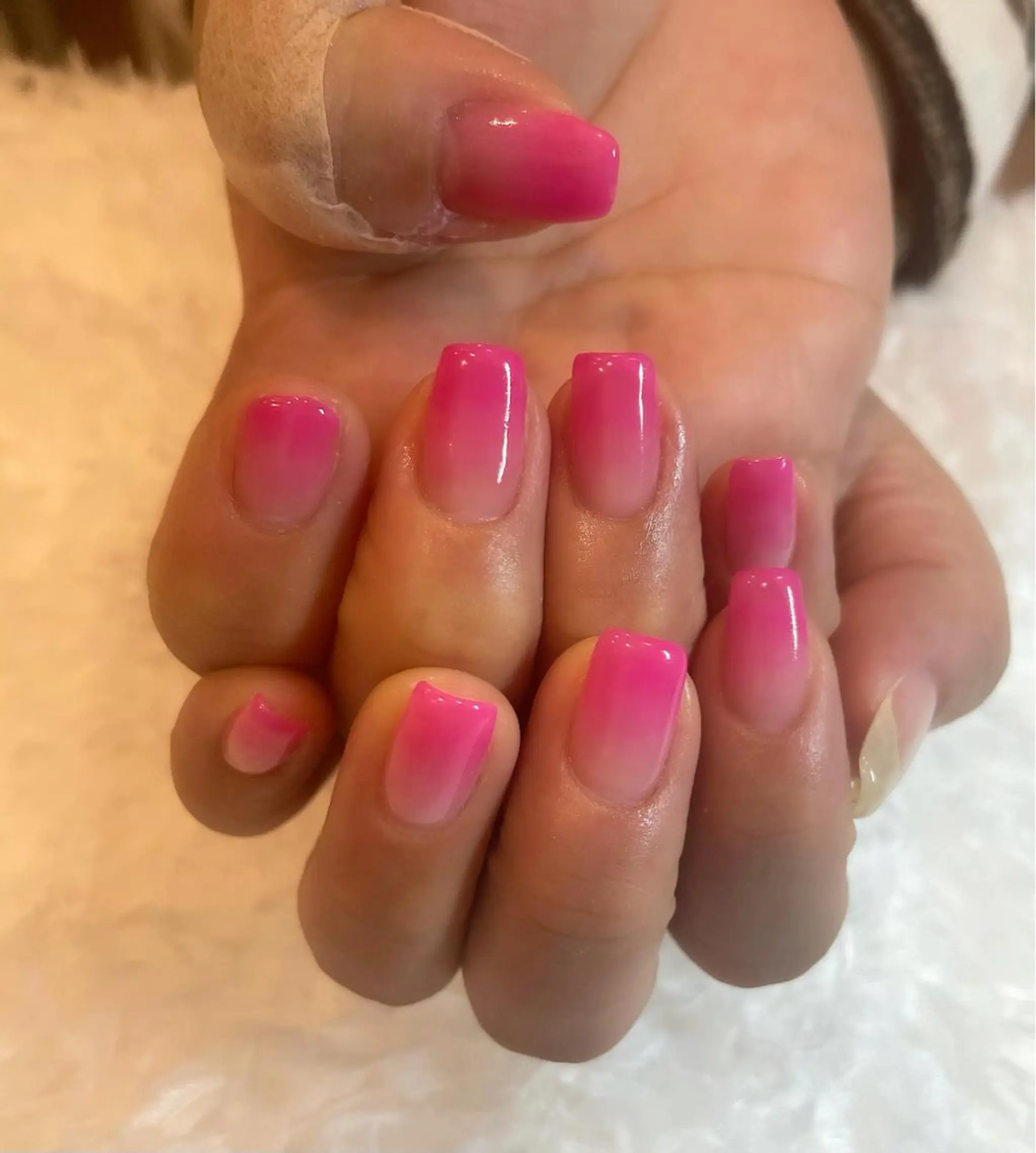 ネイル カジュアル グラデーション ピンク スクエアネイル ささき れいなのネイルデザイン