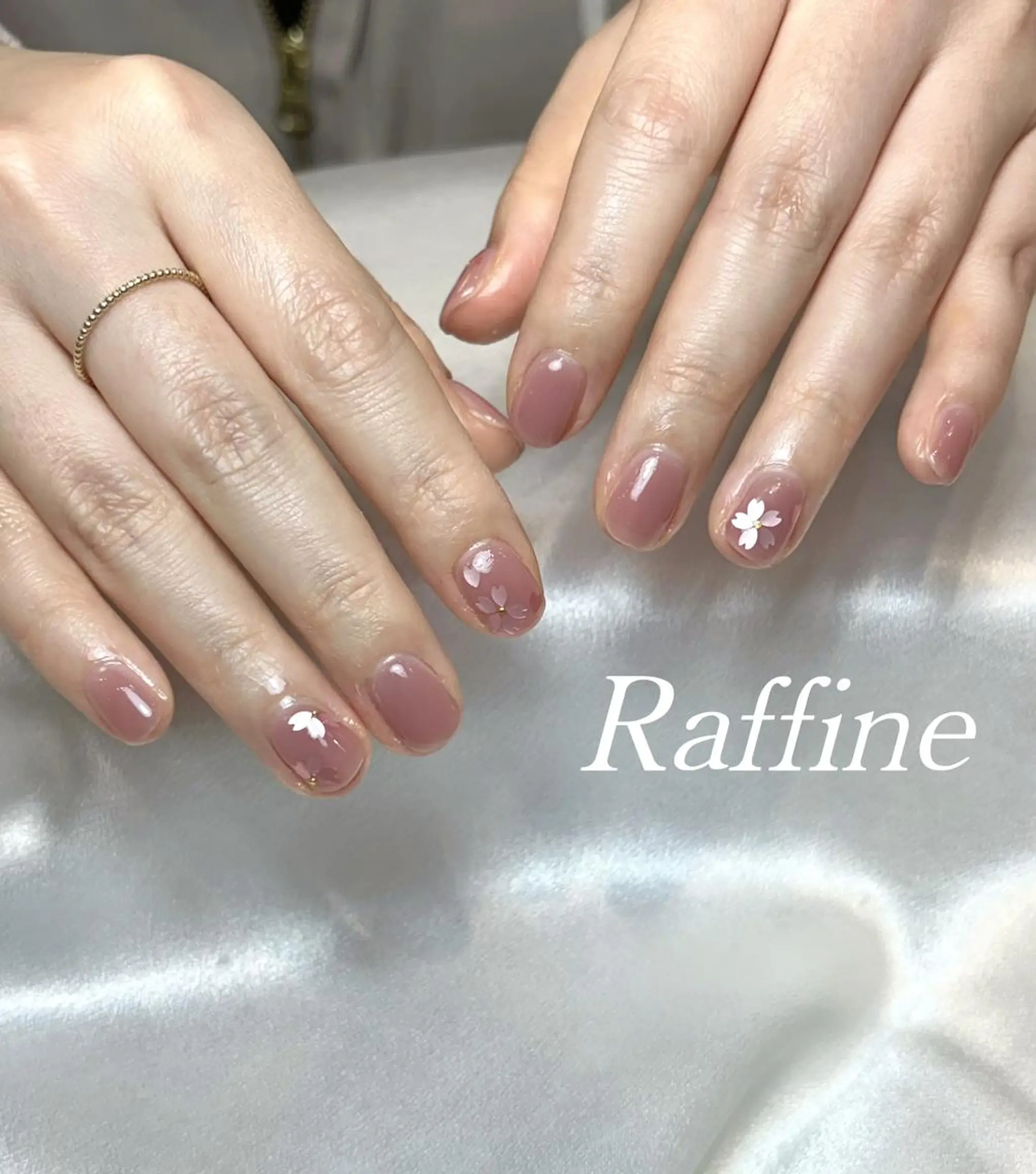 ネイル RAFFINE haru🦋🩵のネイルデザイン