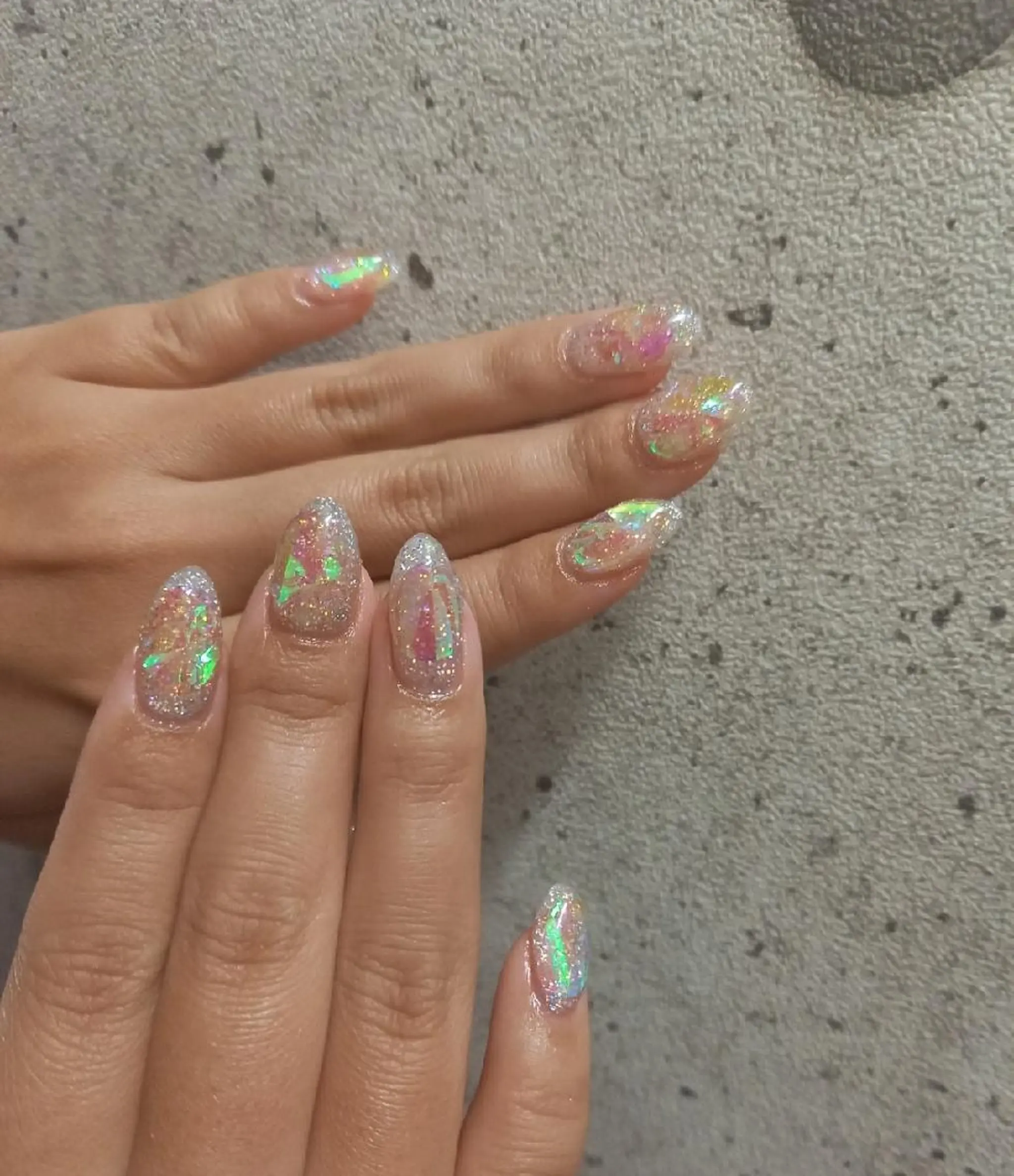 ネイル オーロラネイル キラキラネイル ヘアメイクネイリスト 💄💅hidemiのヘアスタイル