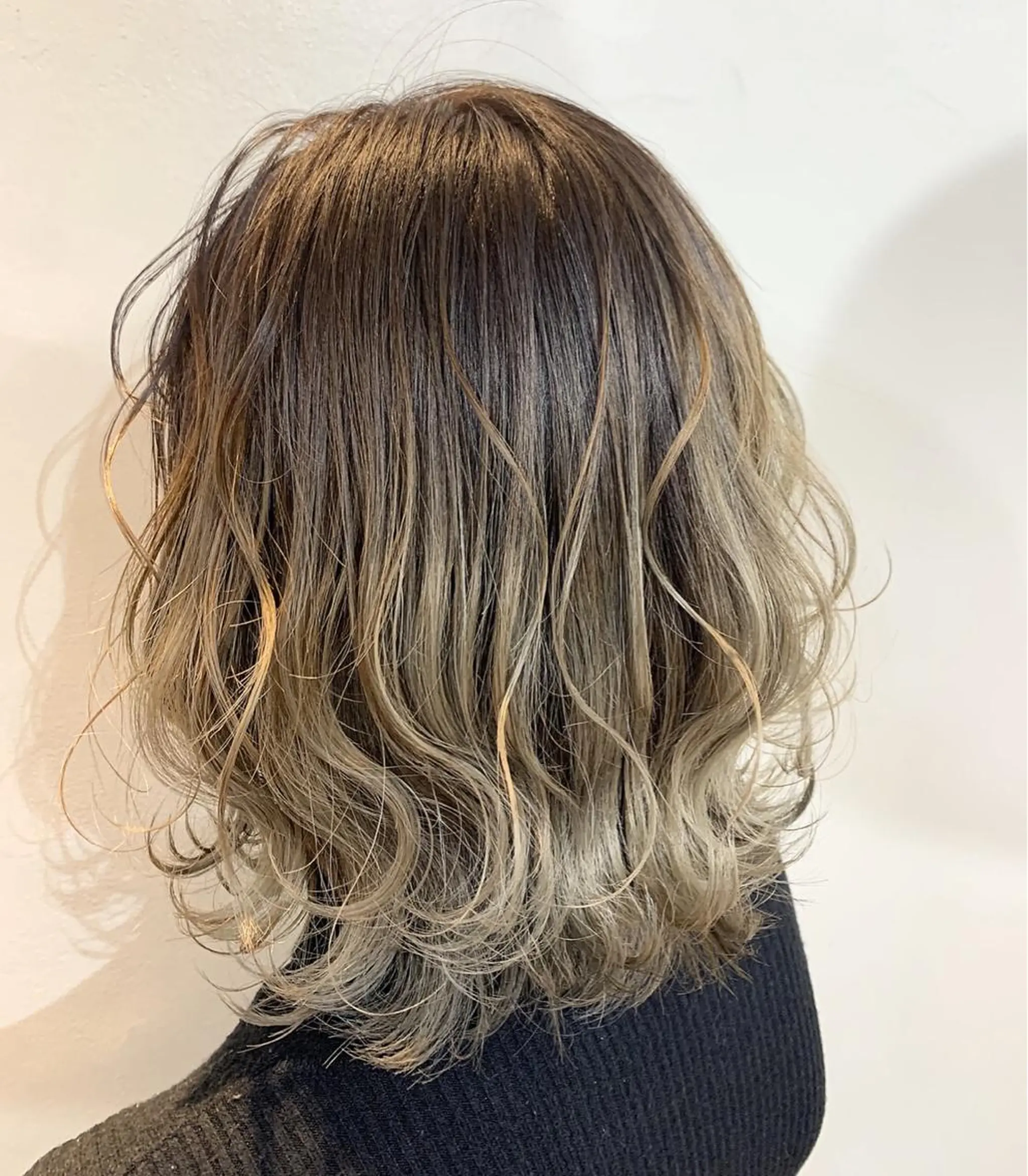 ミディアム カラー ヘアアレンジ バレイヤージュ レイヤーカット ☆est hair☆ 新宿ナプラスタジオのヘアスタイル