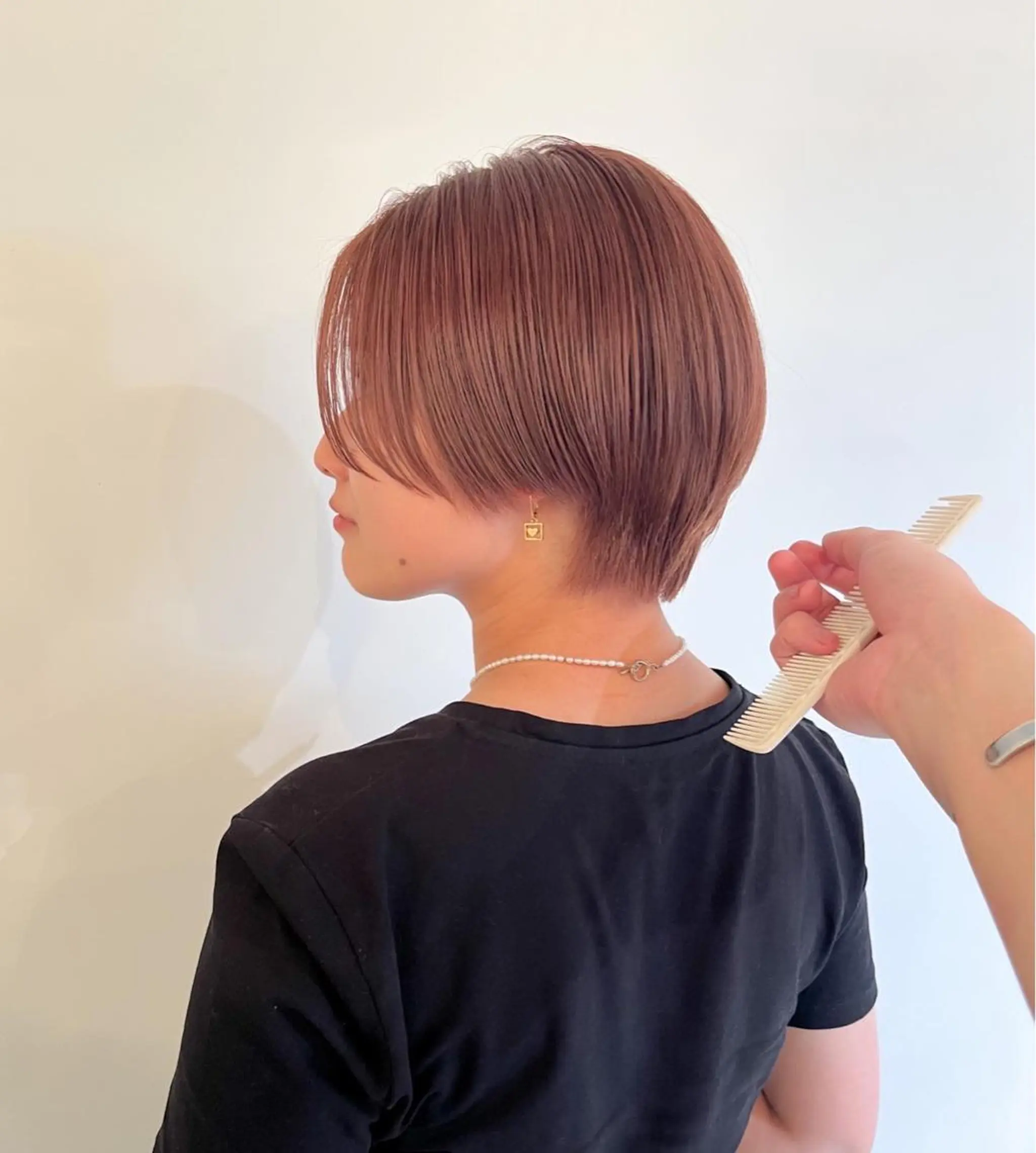 ショート カラー ベージュカラー ピンクカラー ピンクベージュ ショートヘア Memories 銀座のヘアスタイル