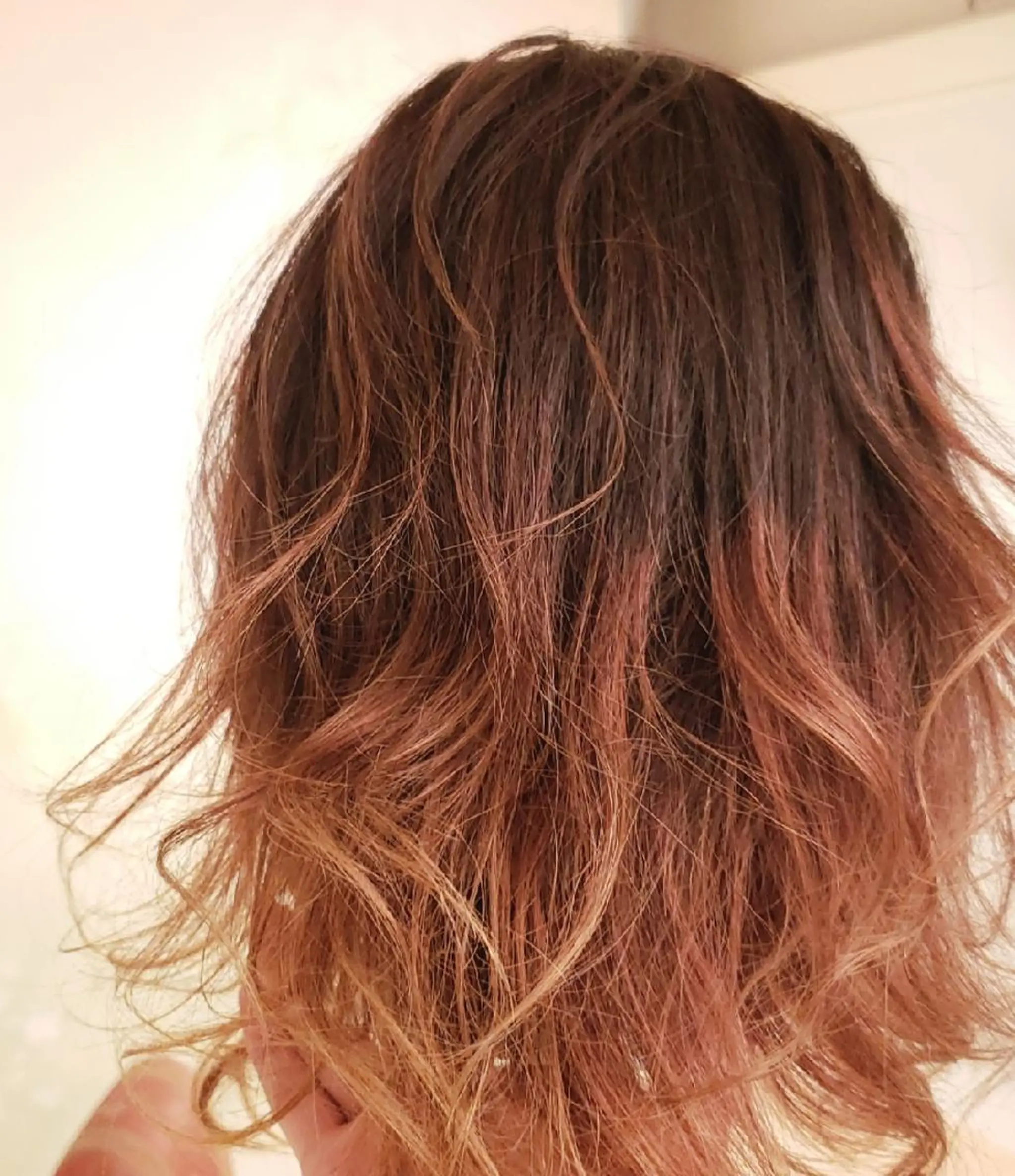 カラー ミディアム バレイヤージュ ベージュカラー ブリーチ ハイライトカラー メッシュ 遠藤 量平のヘアスタイル