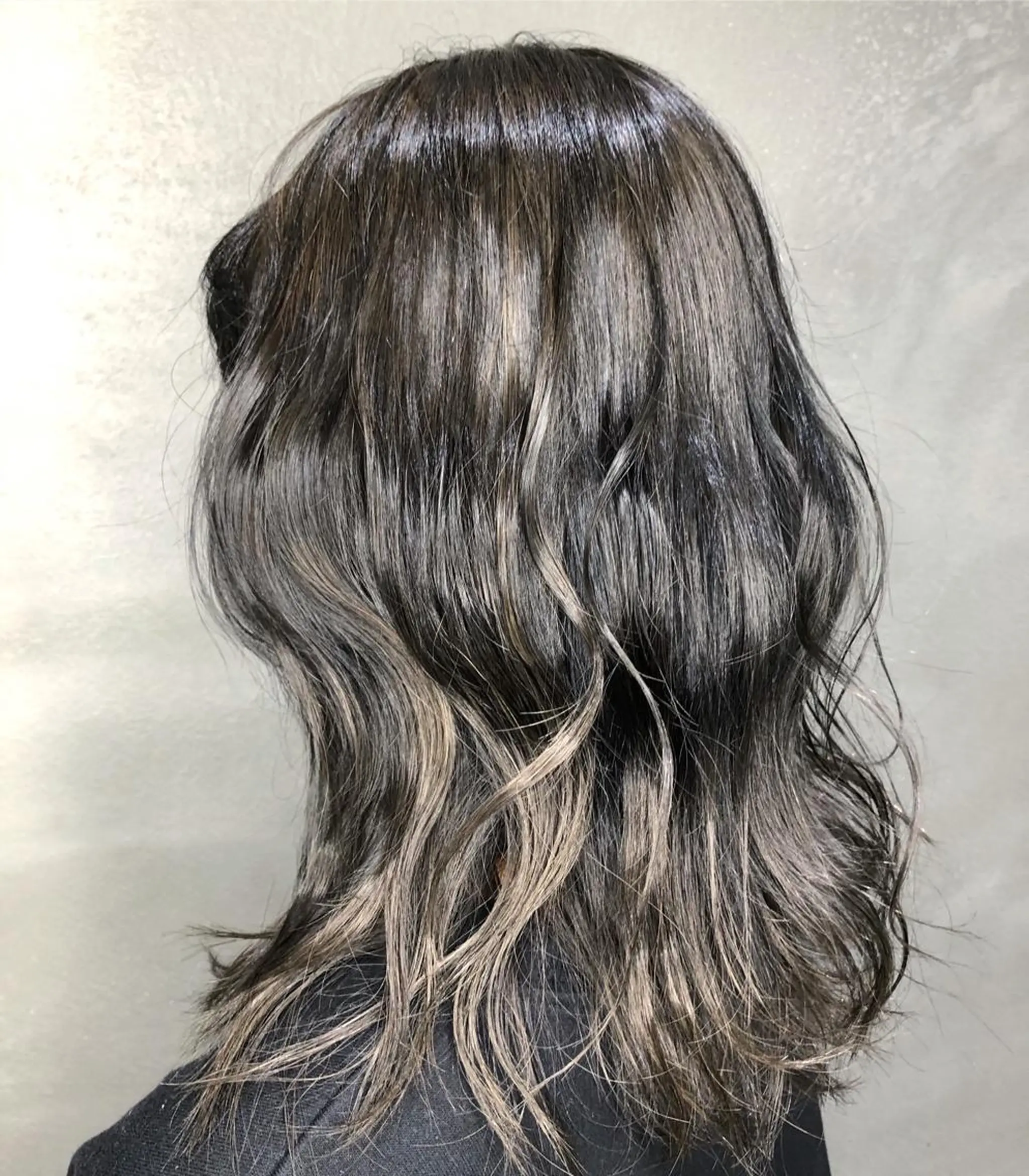 セミロング カラー グラデーションカラー グレージュ 縮毛矯正 edge.所属・くまがい みゆ【edge.】のヘアスタイル