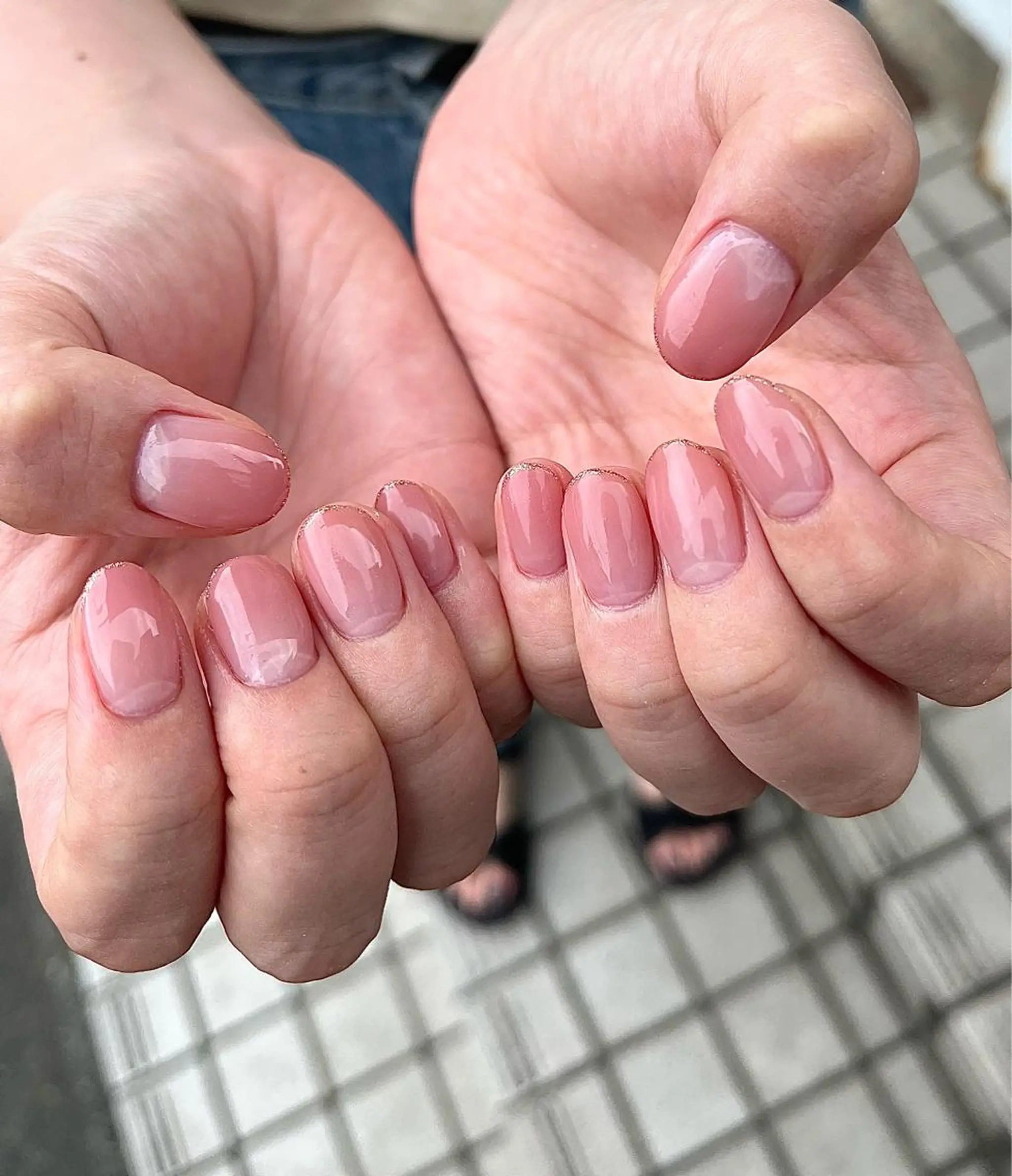 ネイル グラデーション ラメ(グリッター) オフィスネイル シンプルネイル ハンドネイル para ☀︎ sol by BECK所属・Para Sol nail　Maoのネイルデザイン