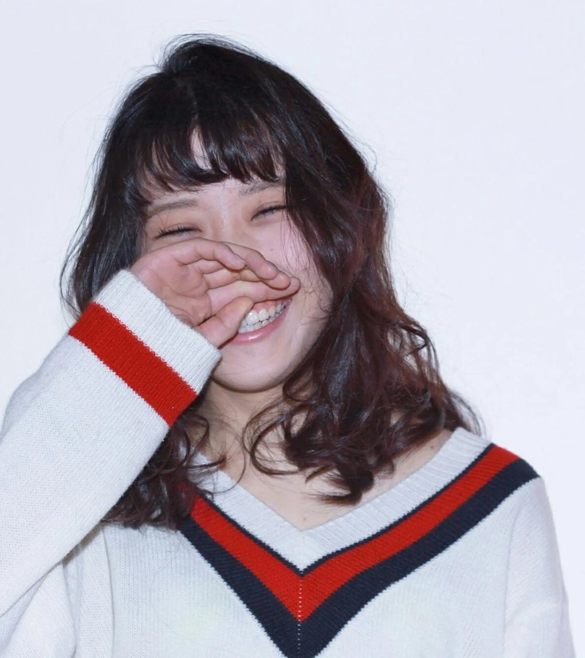 ミディアム セミロング ロング カラー アッシュ アッシュブラウン ブラウンカラー レイヤーカット 芝 幸大のヘアスタイル