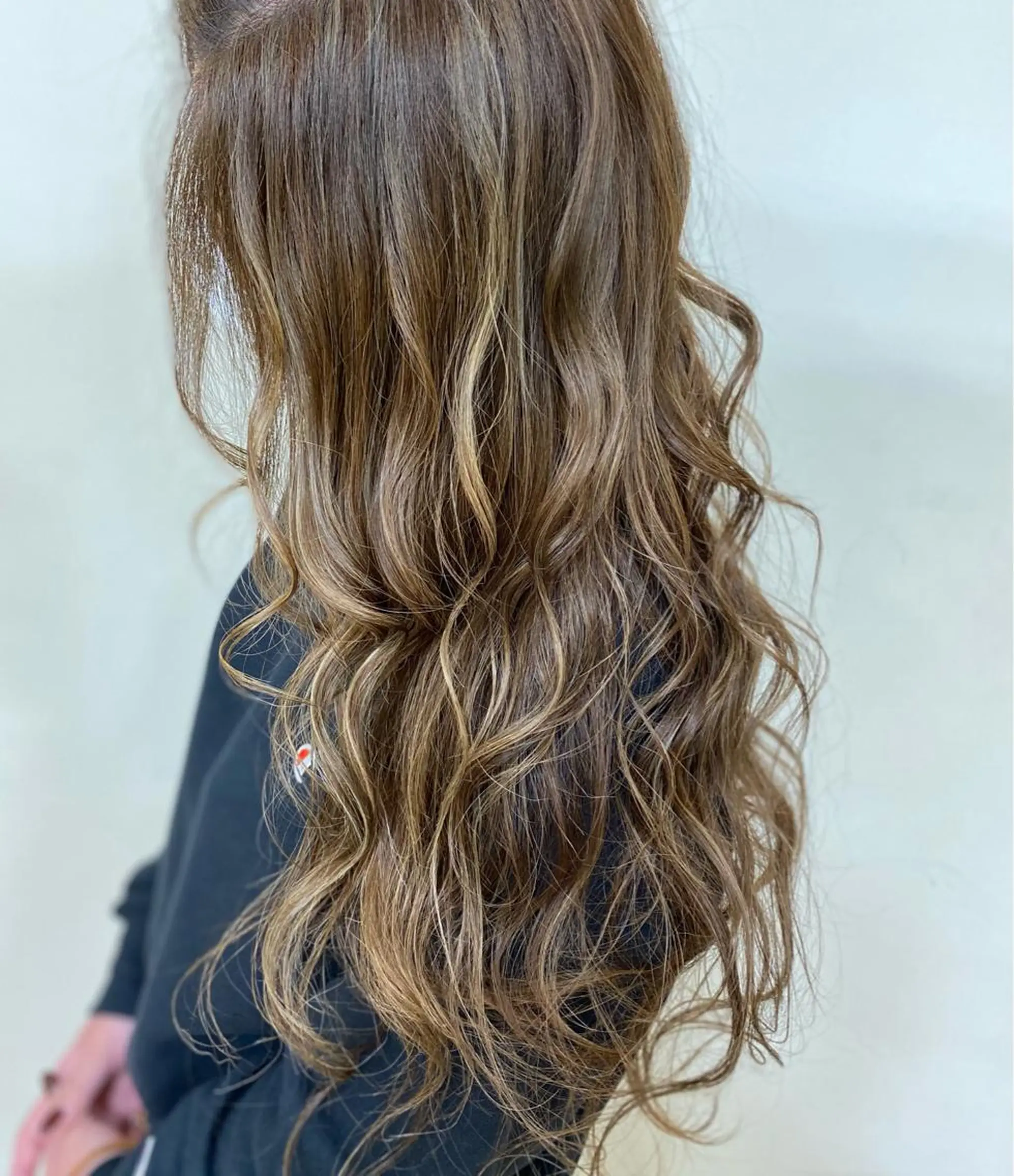 カラー SALOWIN栄 高須大貴のヘアスタイル