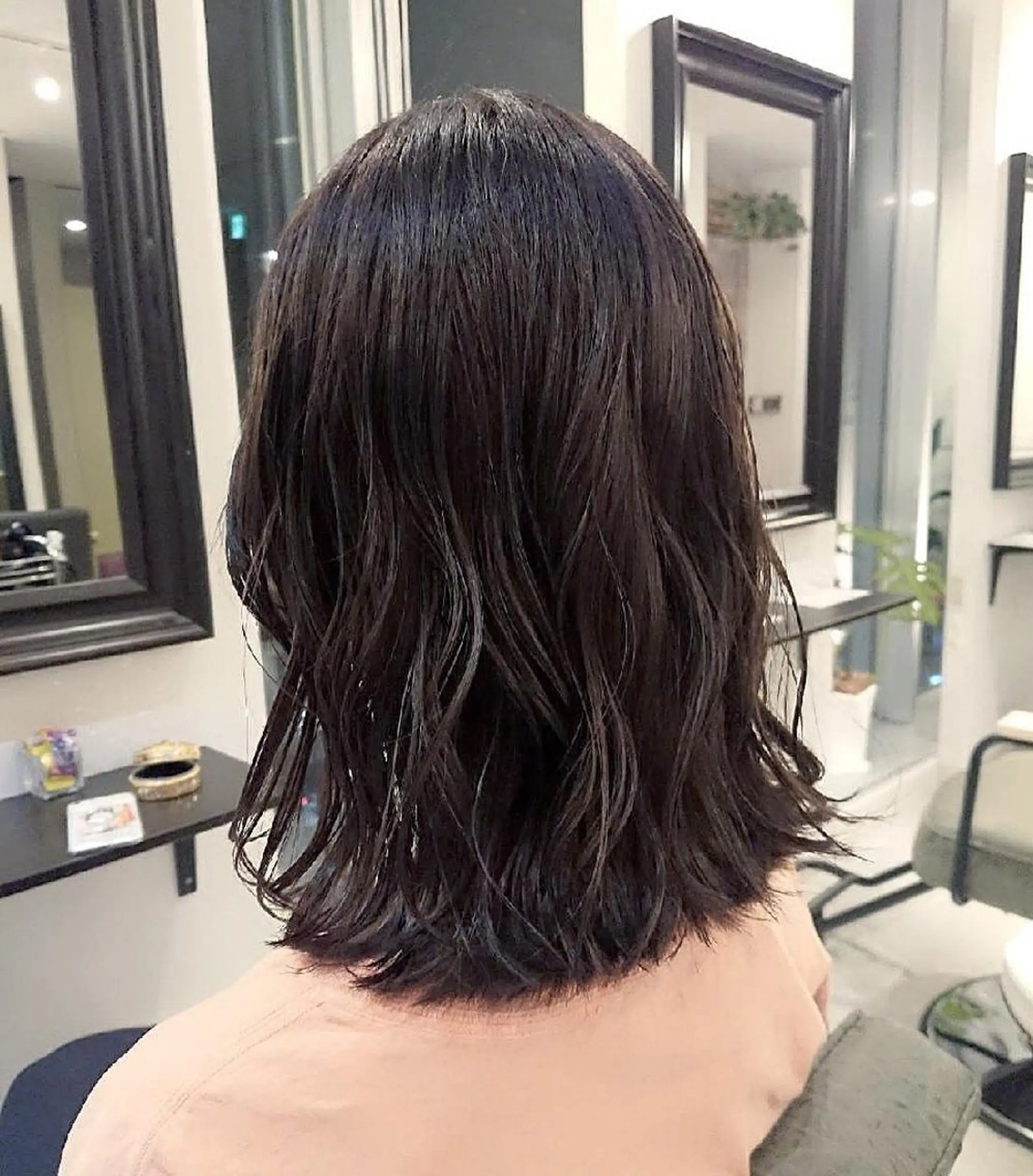 ミディアム 切りっぱなしボブ ボブ 外国人風カラー 中村 友莉夏のヘアスタイル