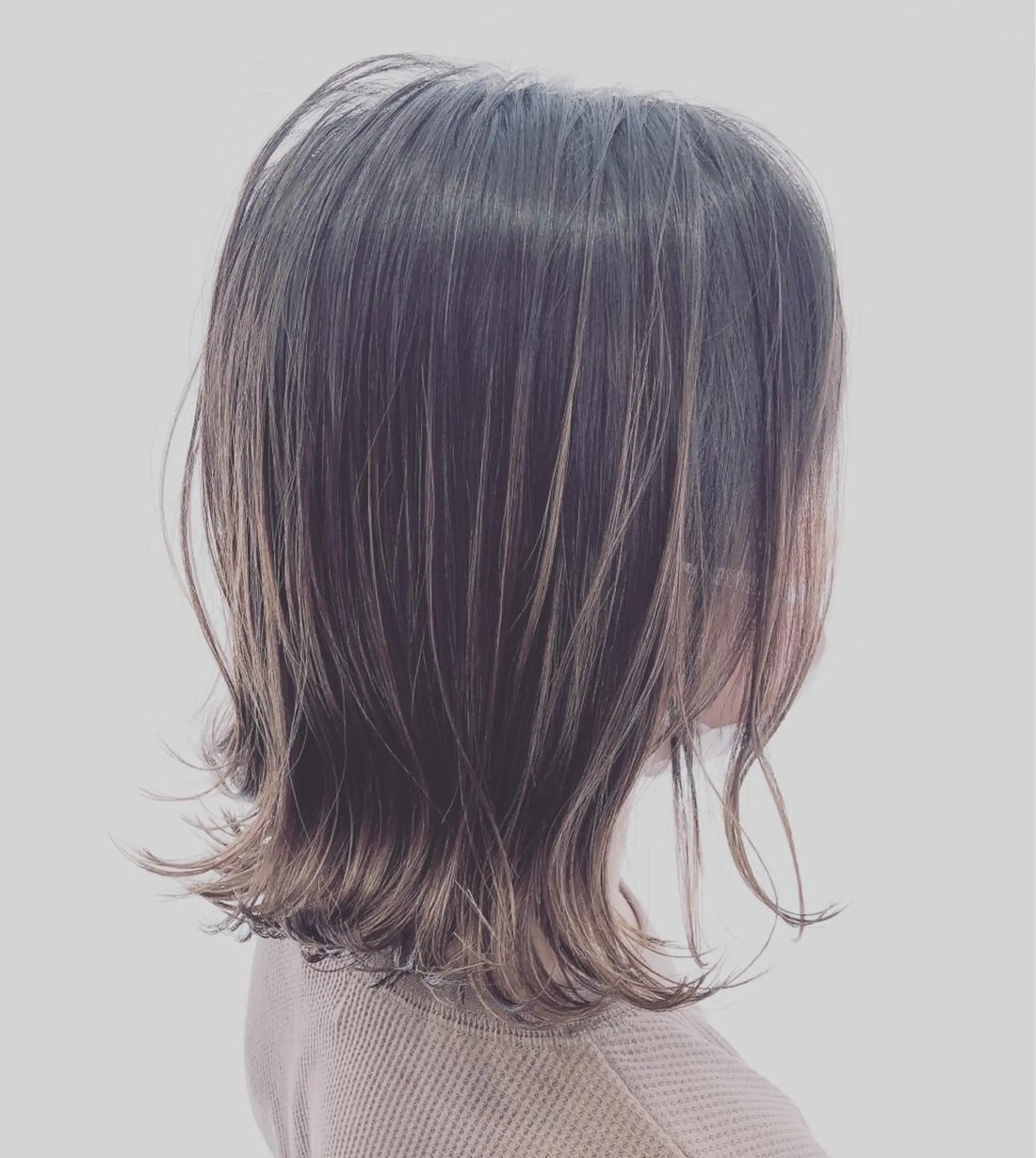 ミディアム 山本瑞己 （ヤマモトミズキ）のヘアスタイル