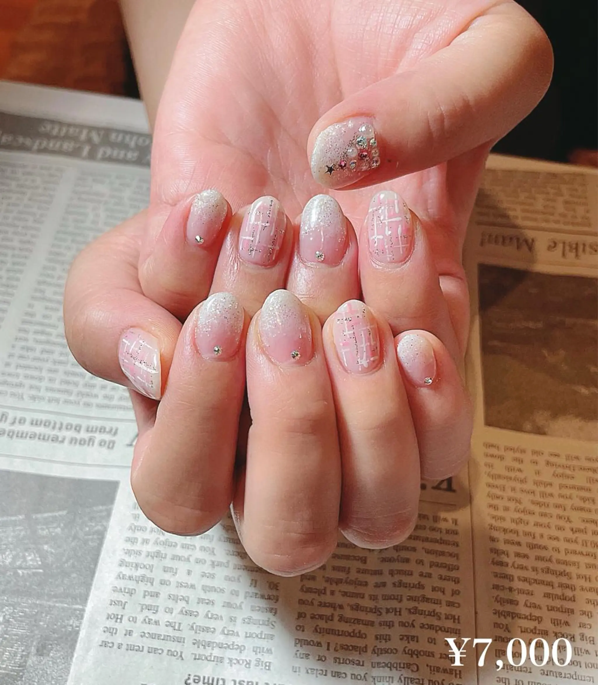 ネイル 冬ネイル クリスマス トータルビューティー 4tune.ハルの眉毛・アイブロウイメージ