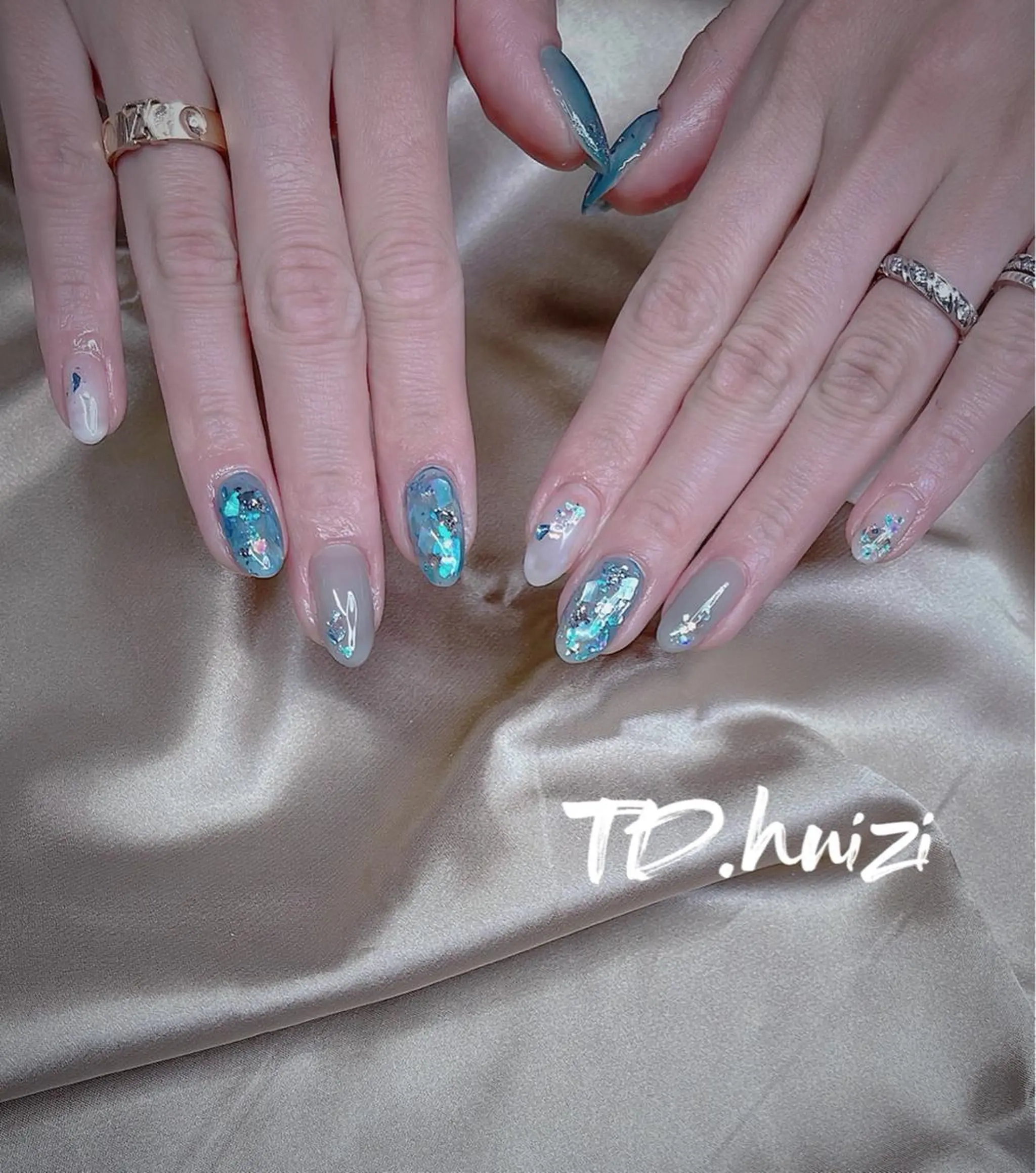 ミディアム ハンドネイル めぐみのネイルサロン スタッフ練習のネイルデザイン