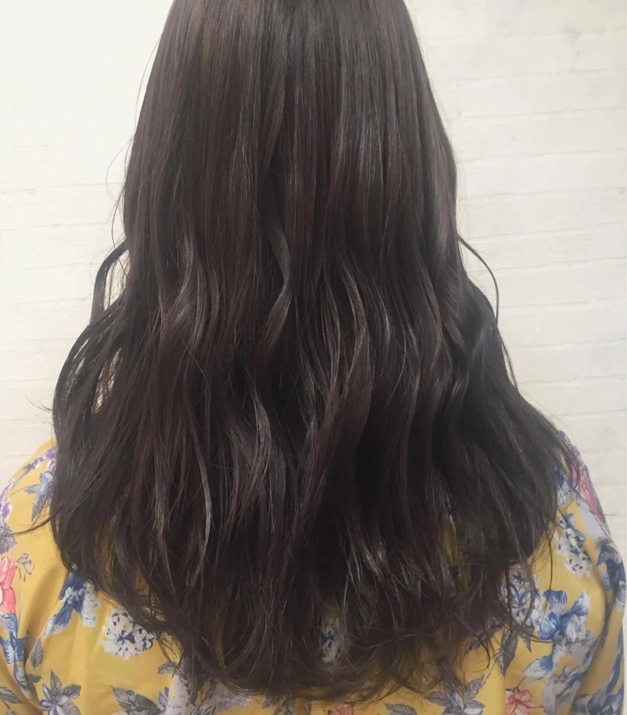 ロング カラー グレージュ 齋藤 咲のヘアスタイル