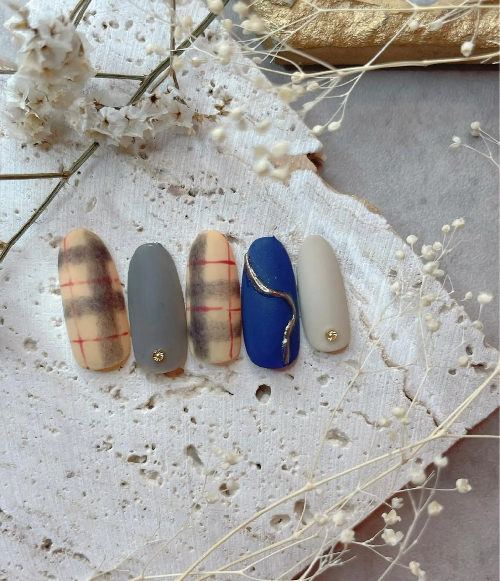 ネイル マットネイル nailsalon mimi所属・後藤 美久のネイルデザイン