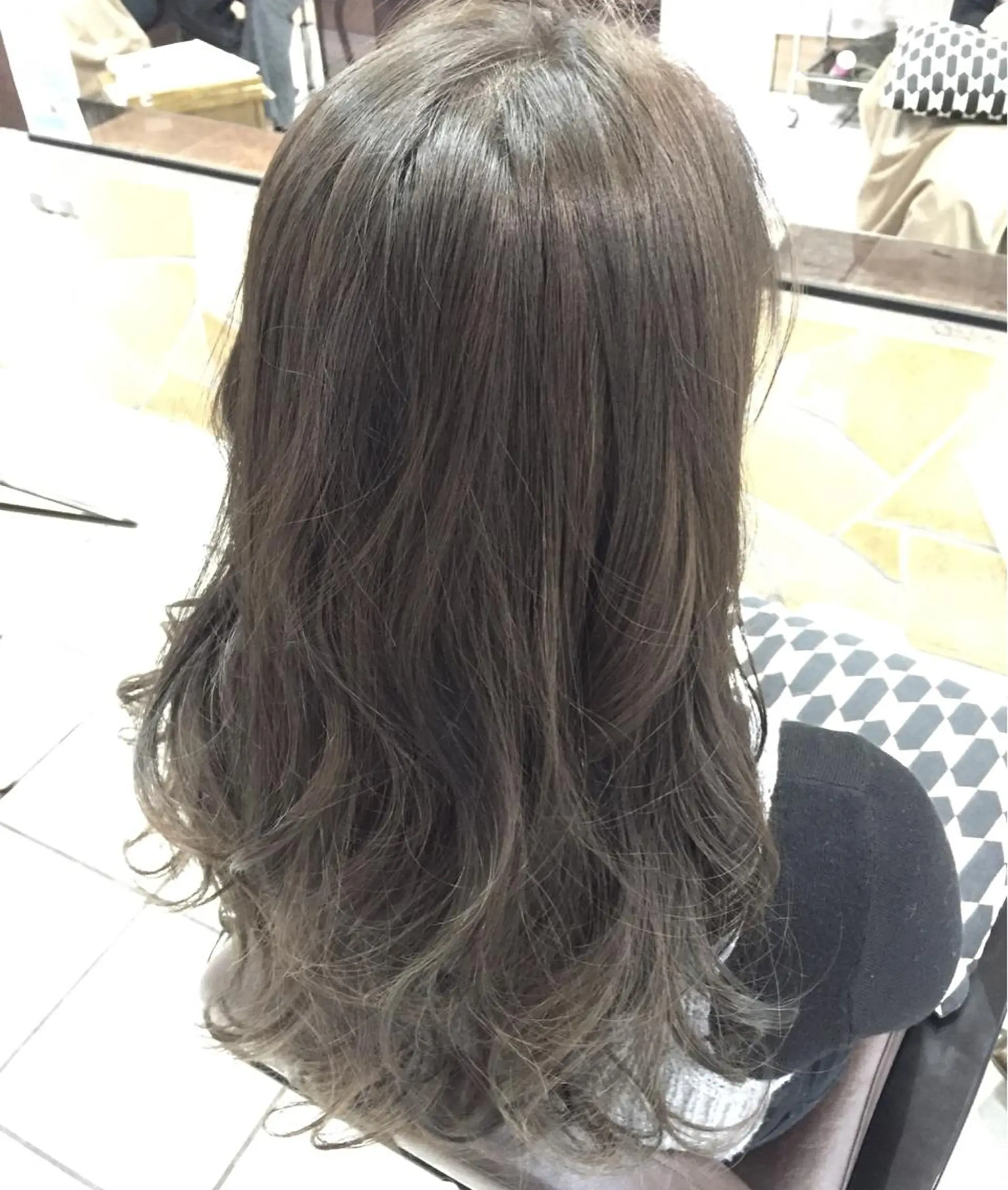 ミディアム セミロング ロング カラー ブリーチ グラデーションカラー グレージュ パープルカラー パープルグレージュ _sugosu_所属・西村 達哉のヘアスタイル