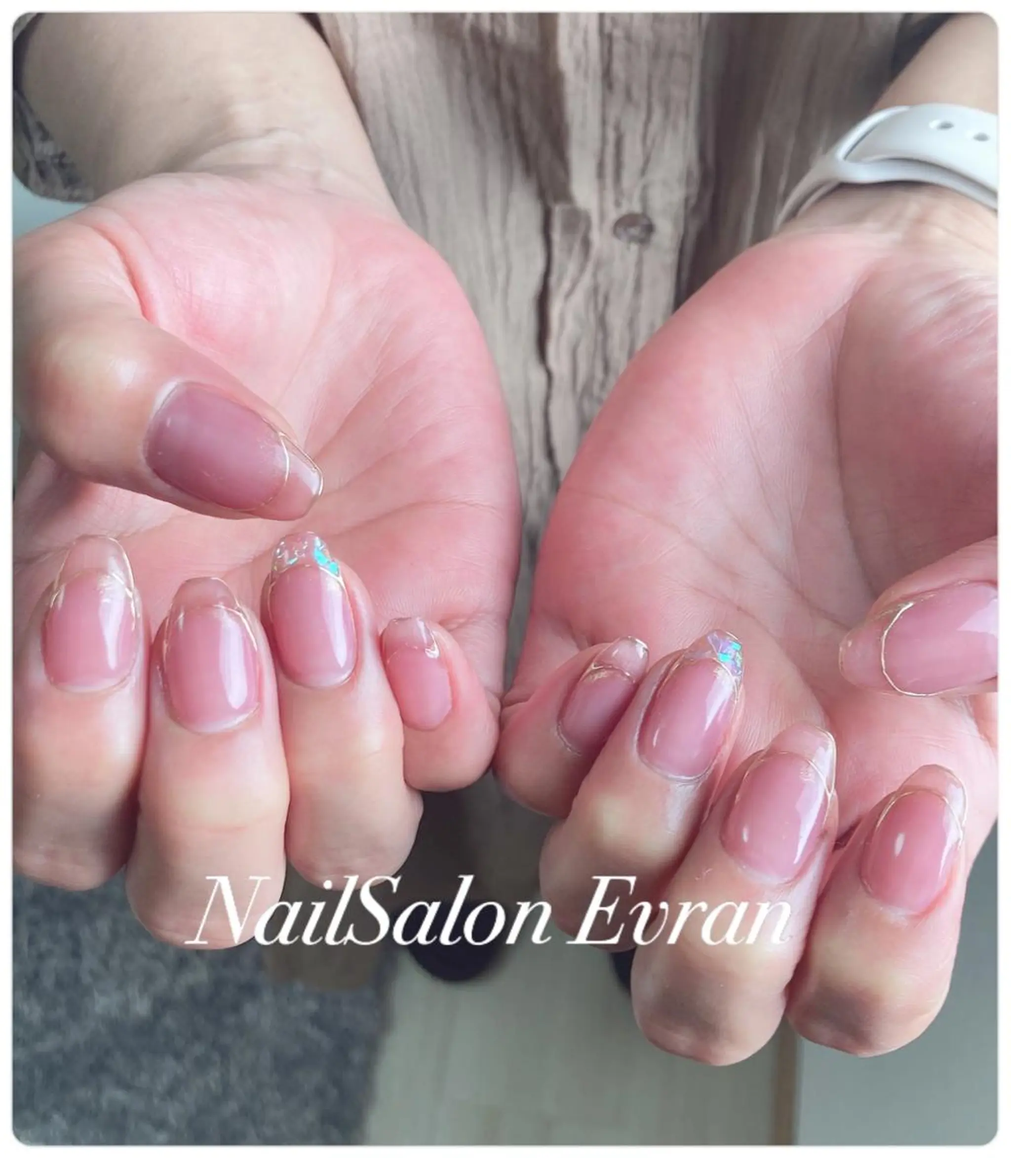 ネイル アートネイル オーロラネイル フレンチネイル マグネットネイル 持ち込み ハンドネイル Nail salon Evranのネイルデザイン