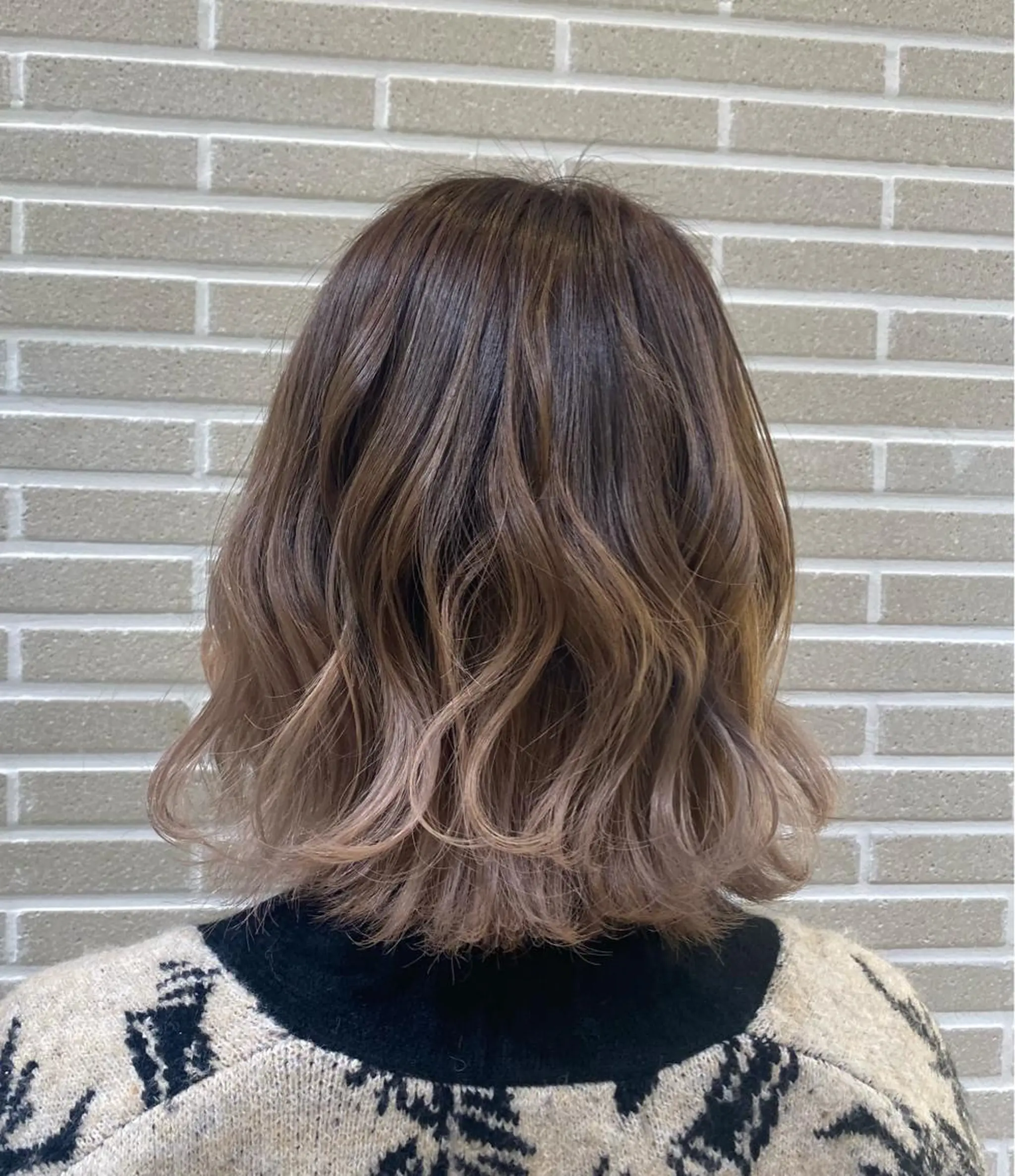 ミディアム 植田 菜月のヘアスタイル