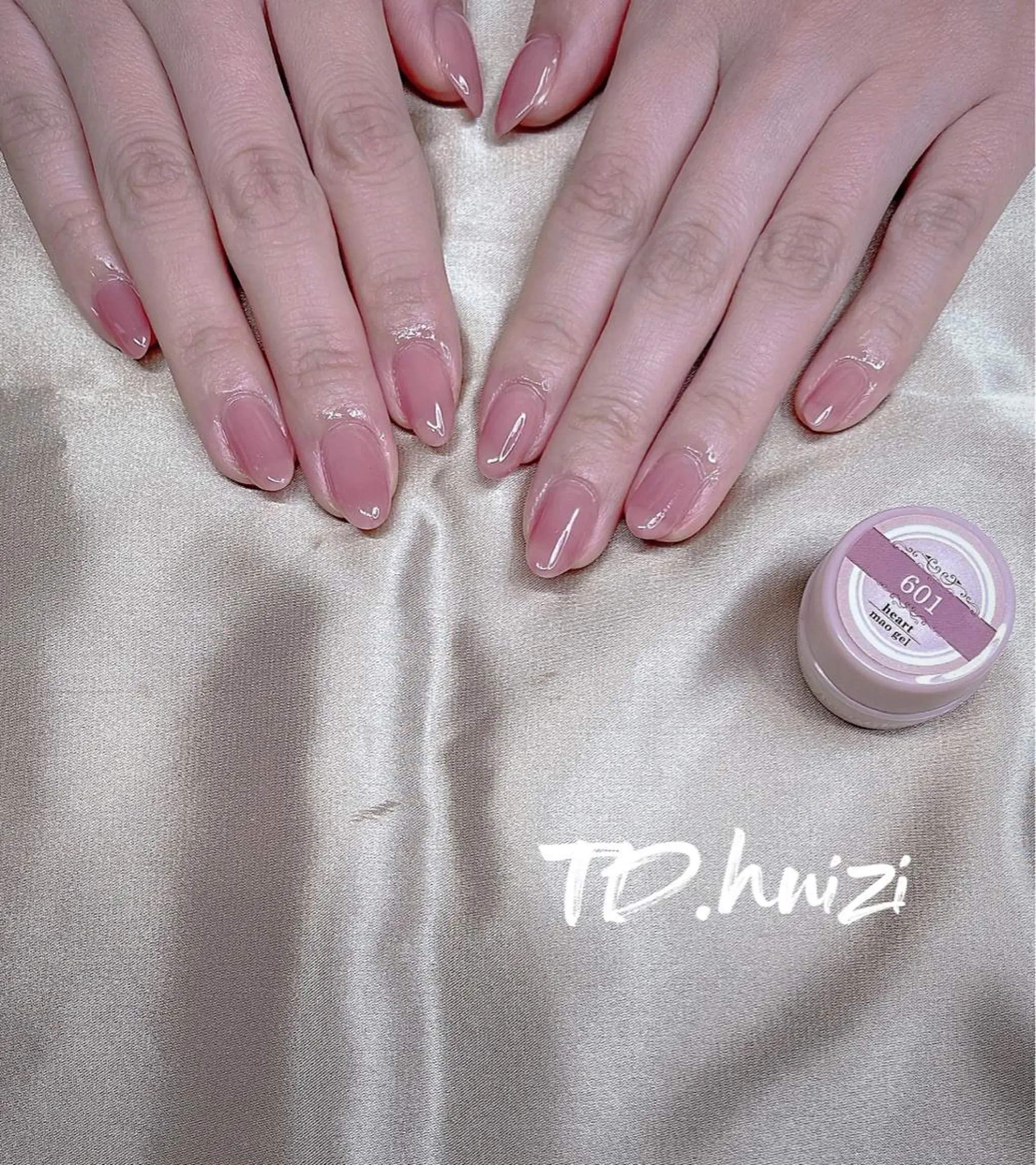 ミディアム ハンドネイル めぐみのネイルサロン 惠のネイルデザイン