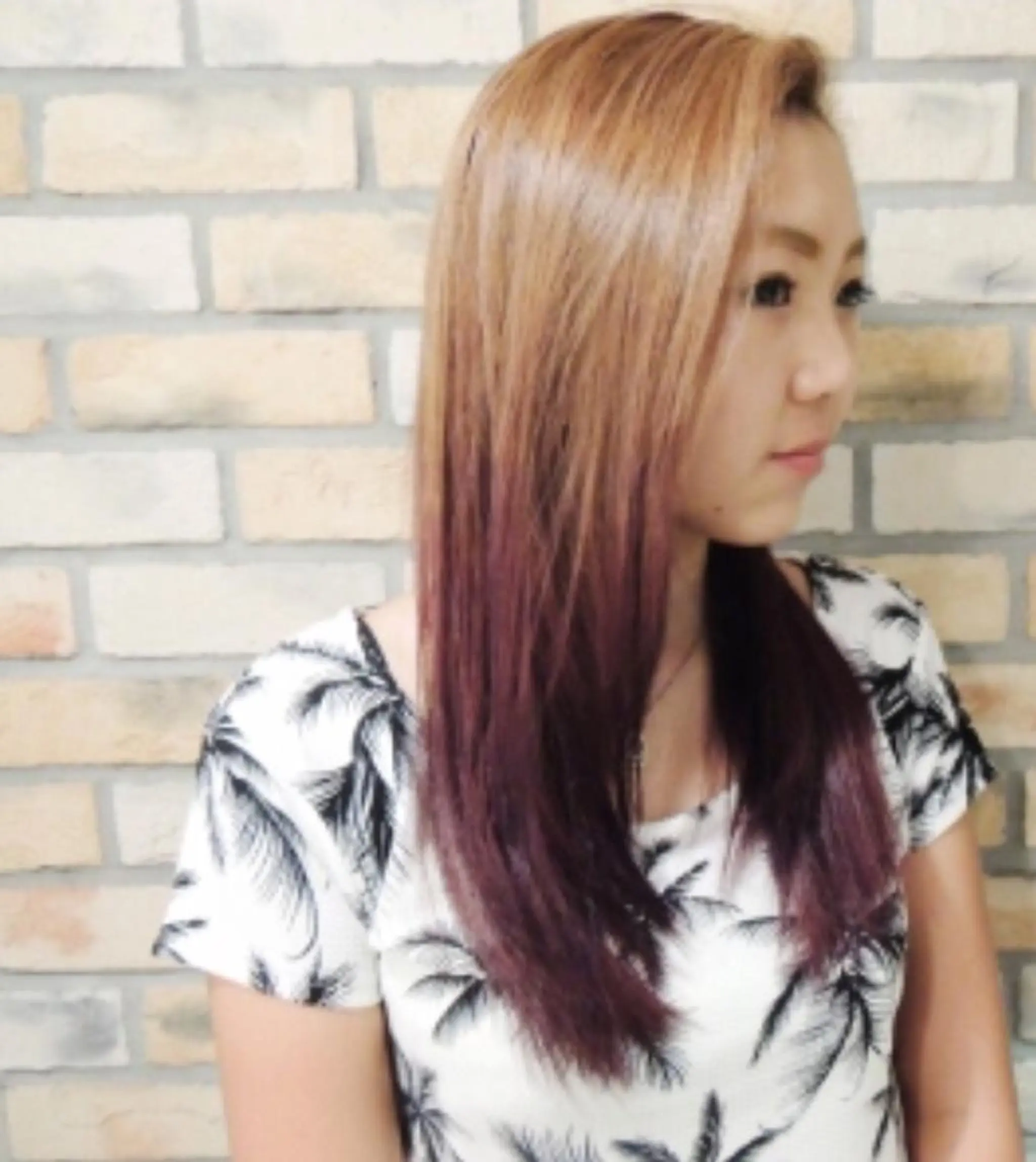 セミロング カラー グラデーションカラー DISCOHAIRsanc（ルジャルダン町田）所属・烏山 達也のヘアスタイル