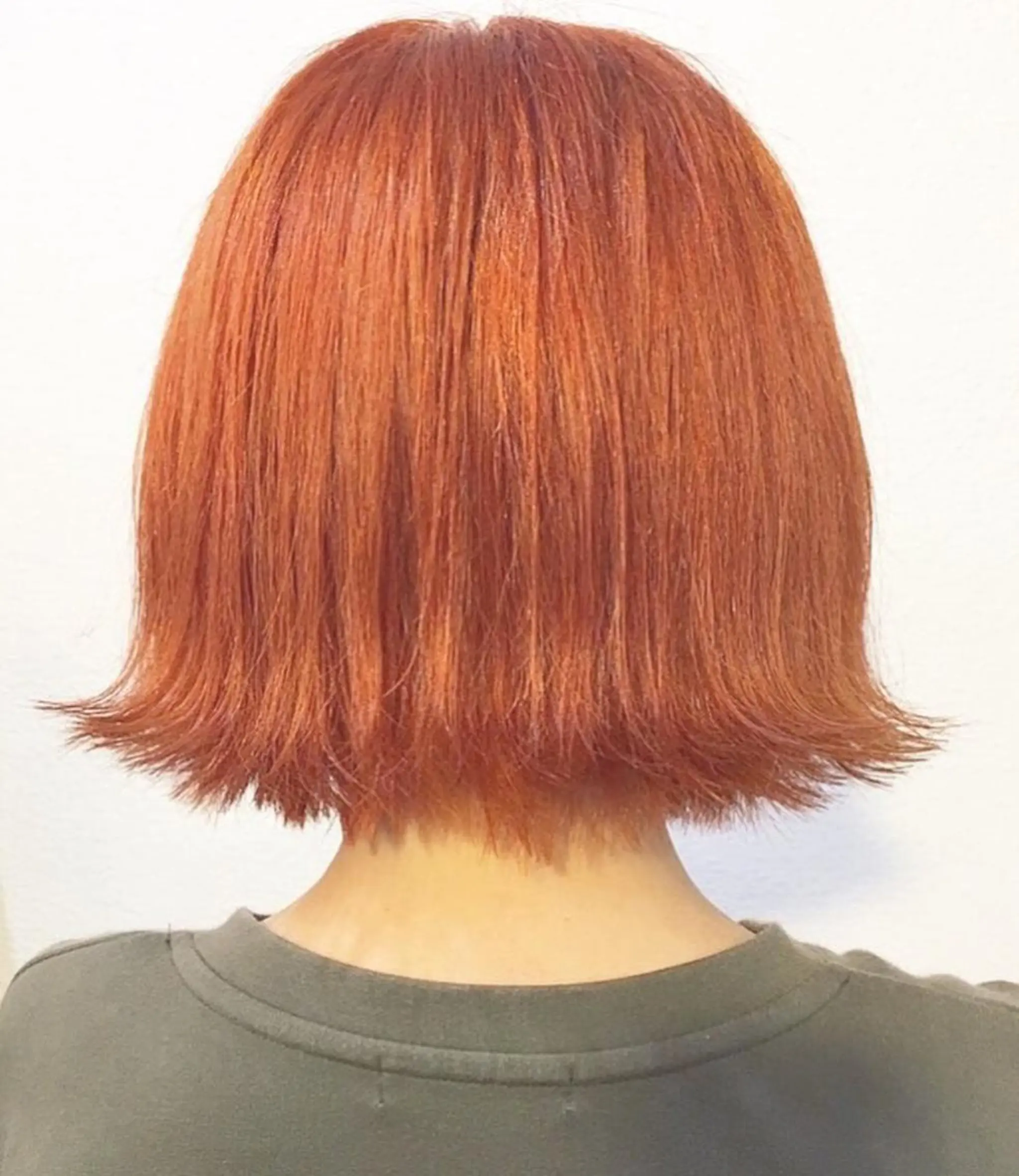 ショート カラー ブリーチ、パーマ 西部笑のヘアスタイル