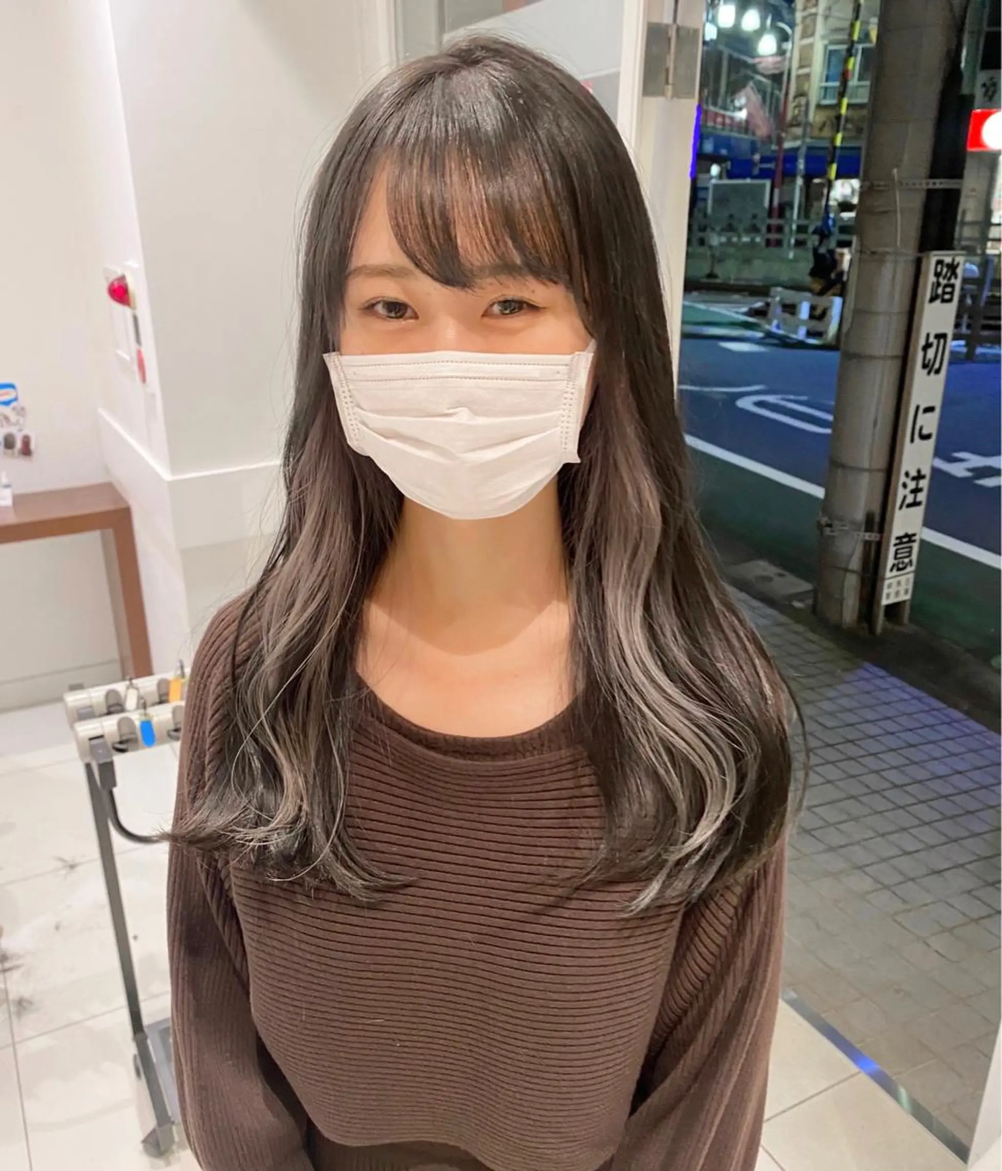 セミロング カラー ブリーチ HOLON池袋所属・ウルフカット ハッシュカット/七海のヘアスタイル