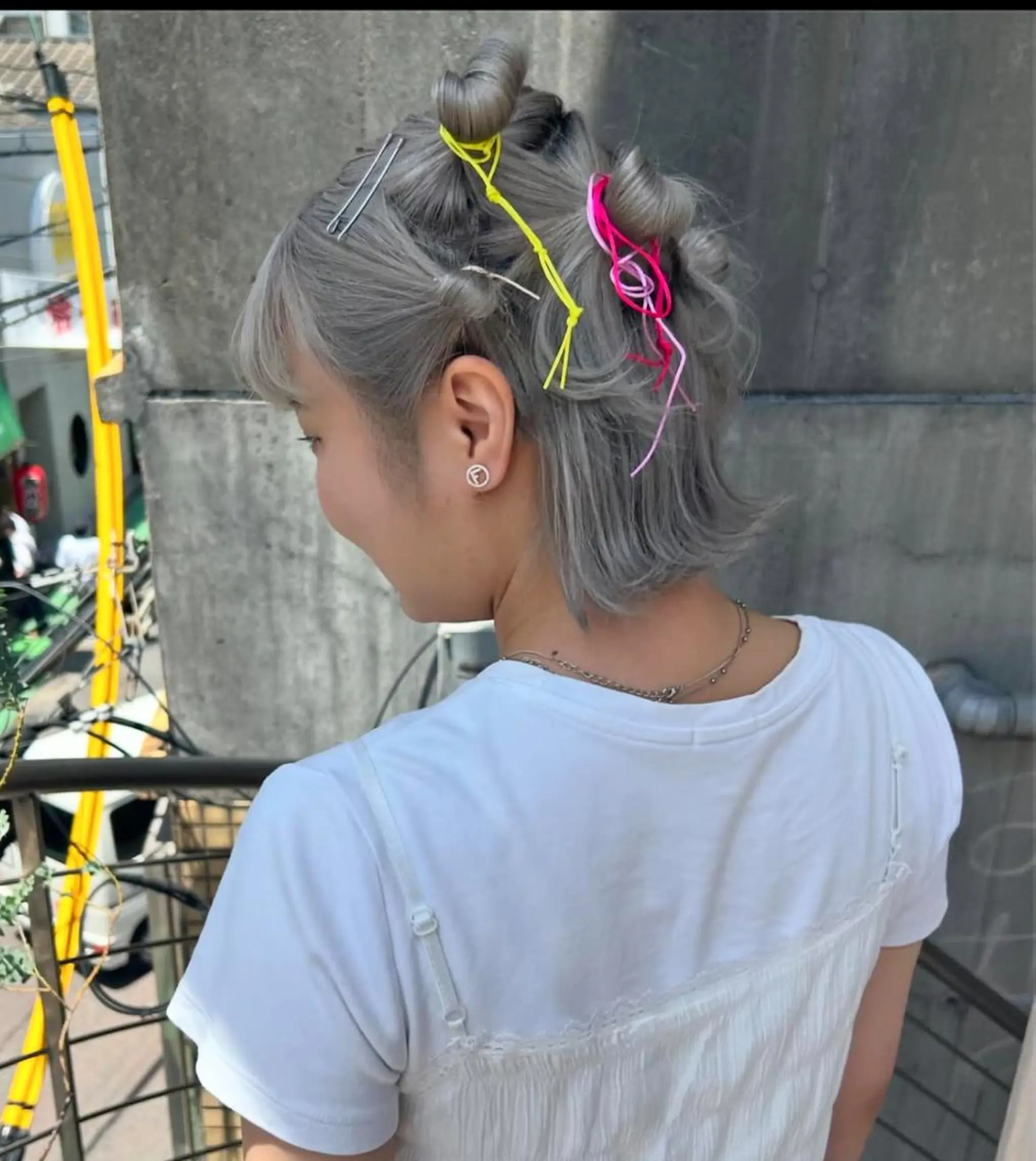 ヘアアレンジ ミディアム カラー qiie ワンカラー ダブルカラーのヘアスタイル