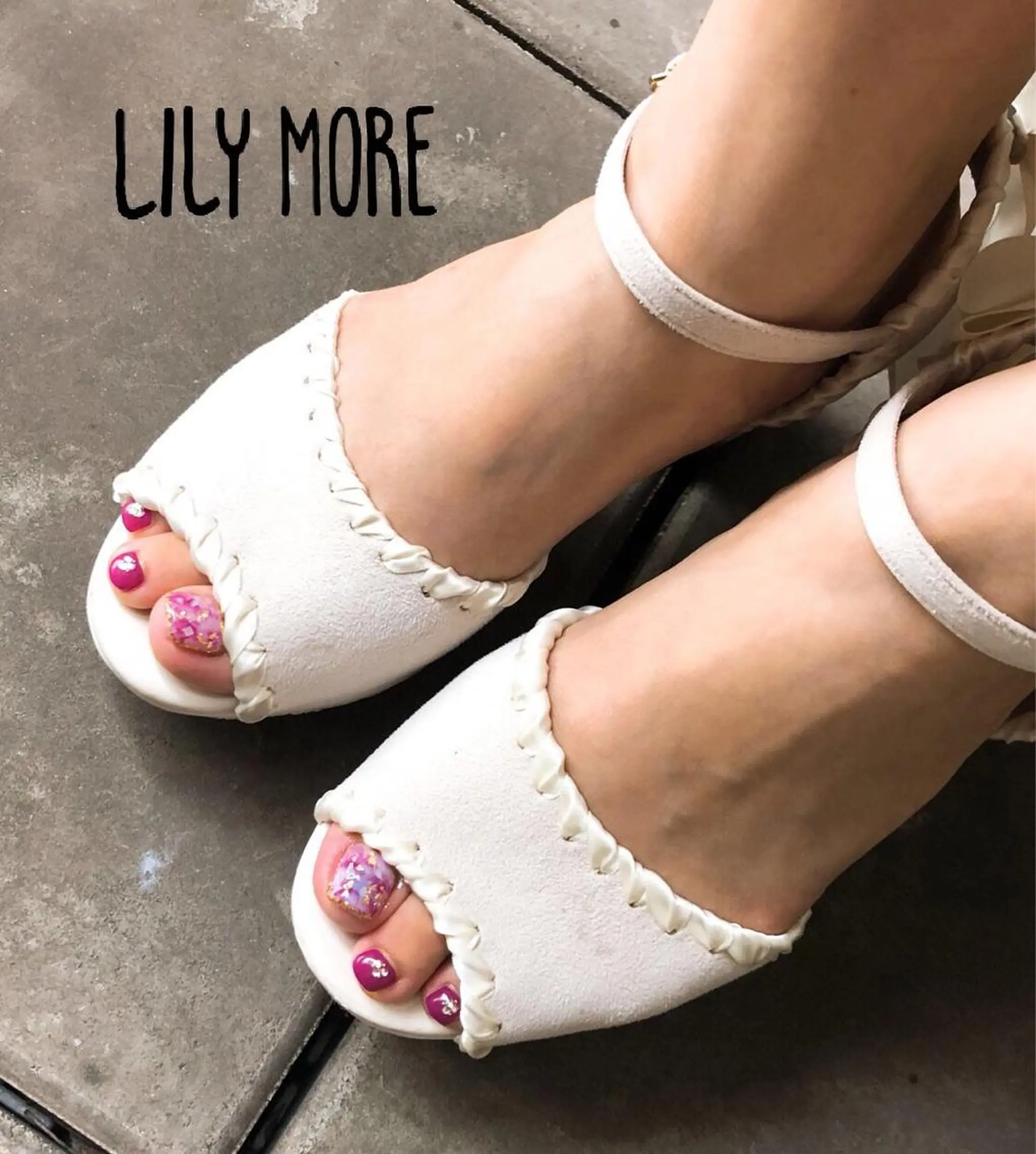 ネイル フットネイル Lily closetのネイルデザイン