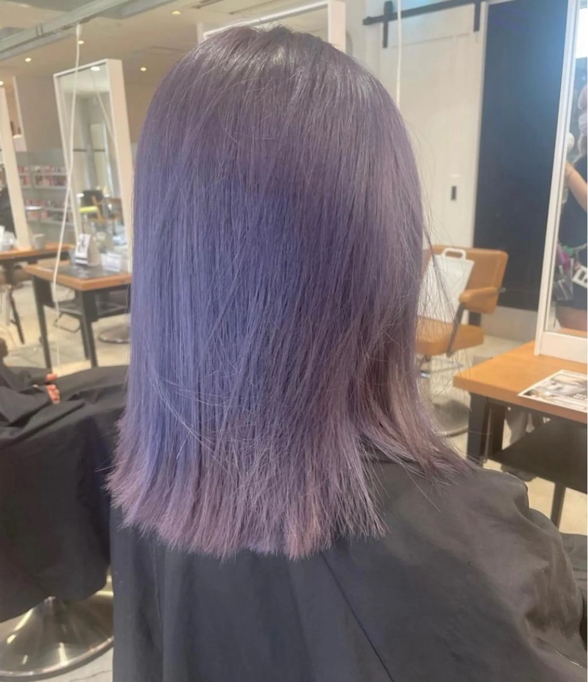 セミロング カラー 艶ハイトーン👑♡ NATSUKIのヘアスタイル