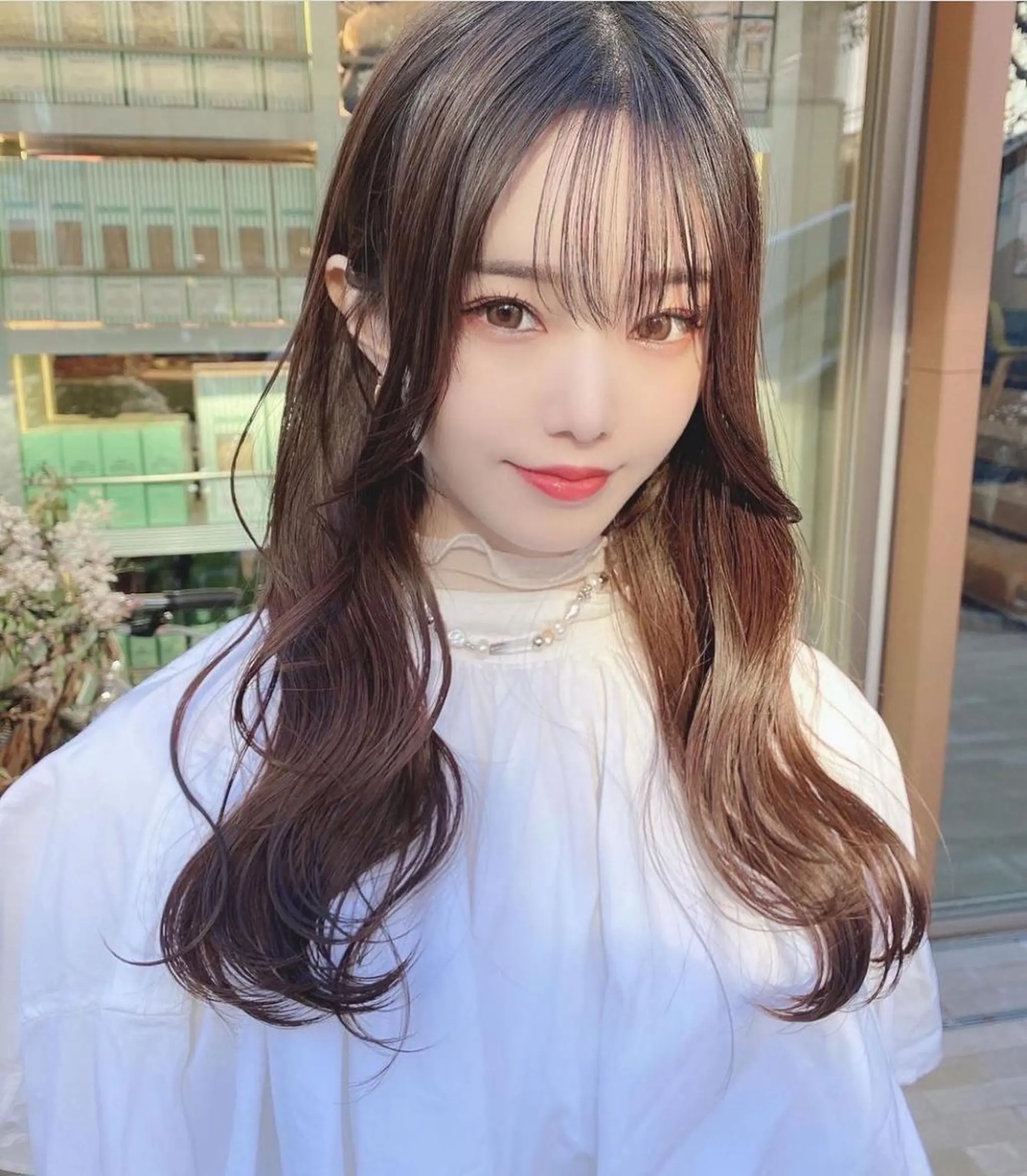 ミディアム カラー ヘアアレンジ ミディアムパーマ ベージュカラー 透明感カラー ハイライトカラー ミルクティーベージュ 韓国/髪質改善💘 櫻井かれんのヘアスタイル