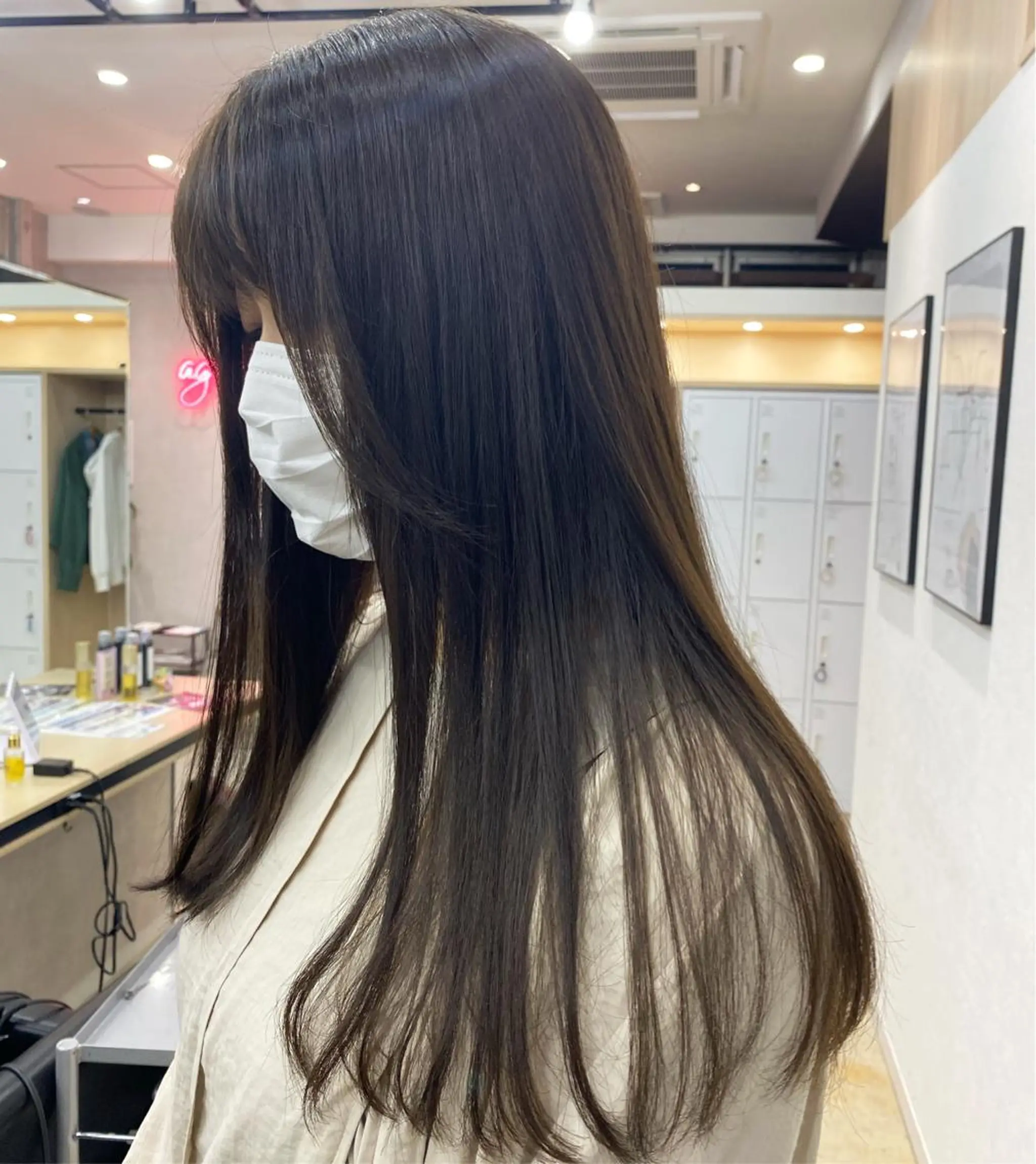 ロング カラー オリーブ/アッシュ やわらか透明感カラーのヘアスタイル