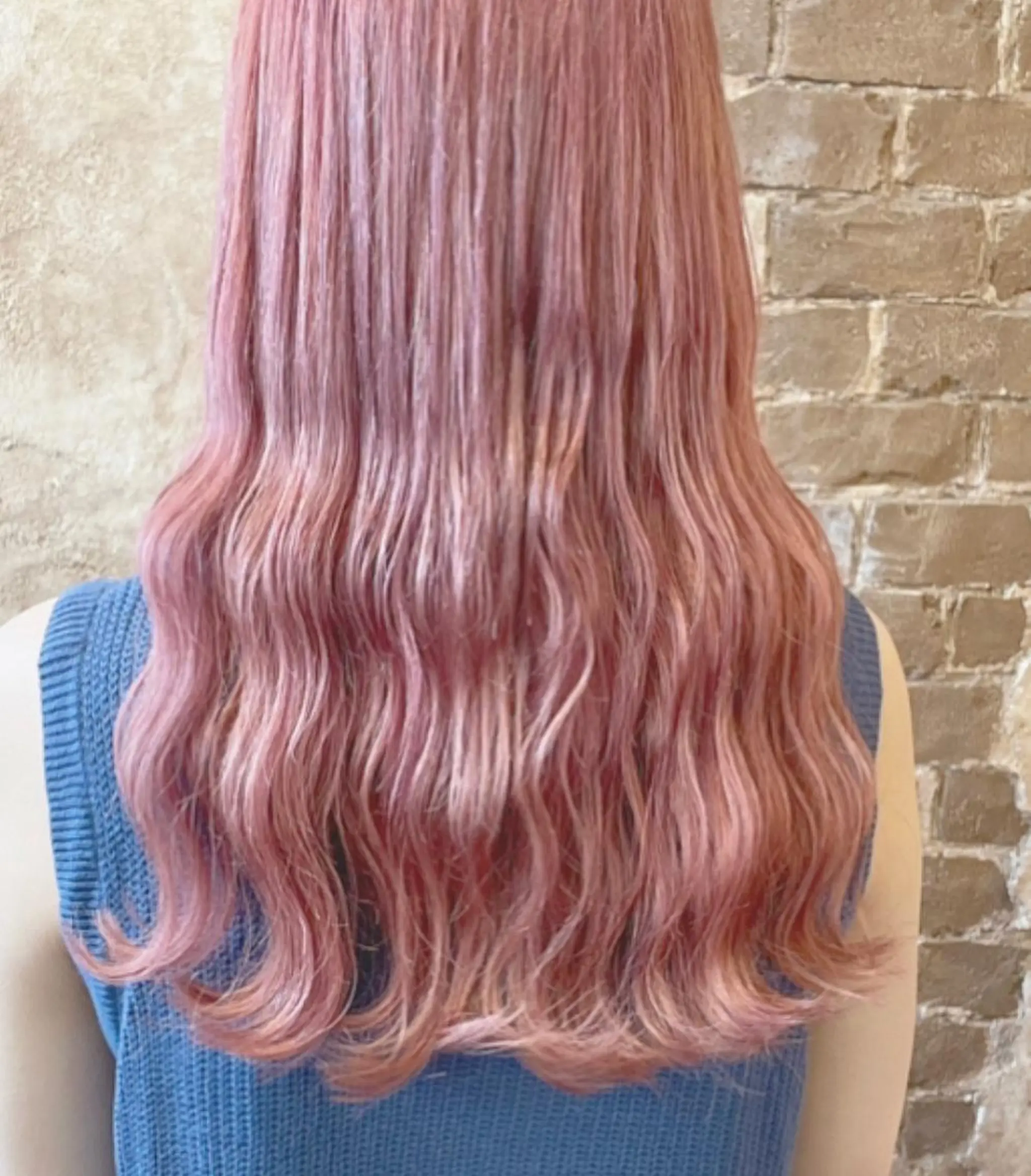 ロング カラー ブリーチ、パーマ 西部笑のヘアスタイル