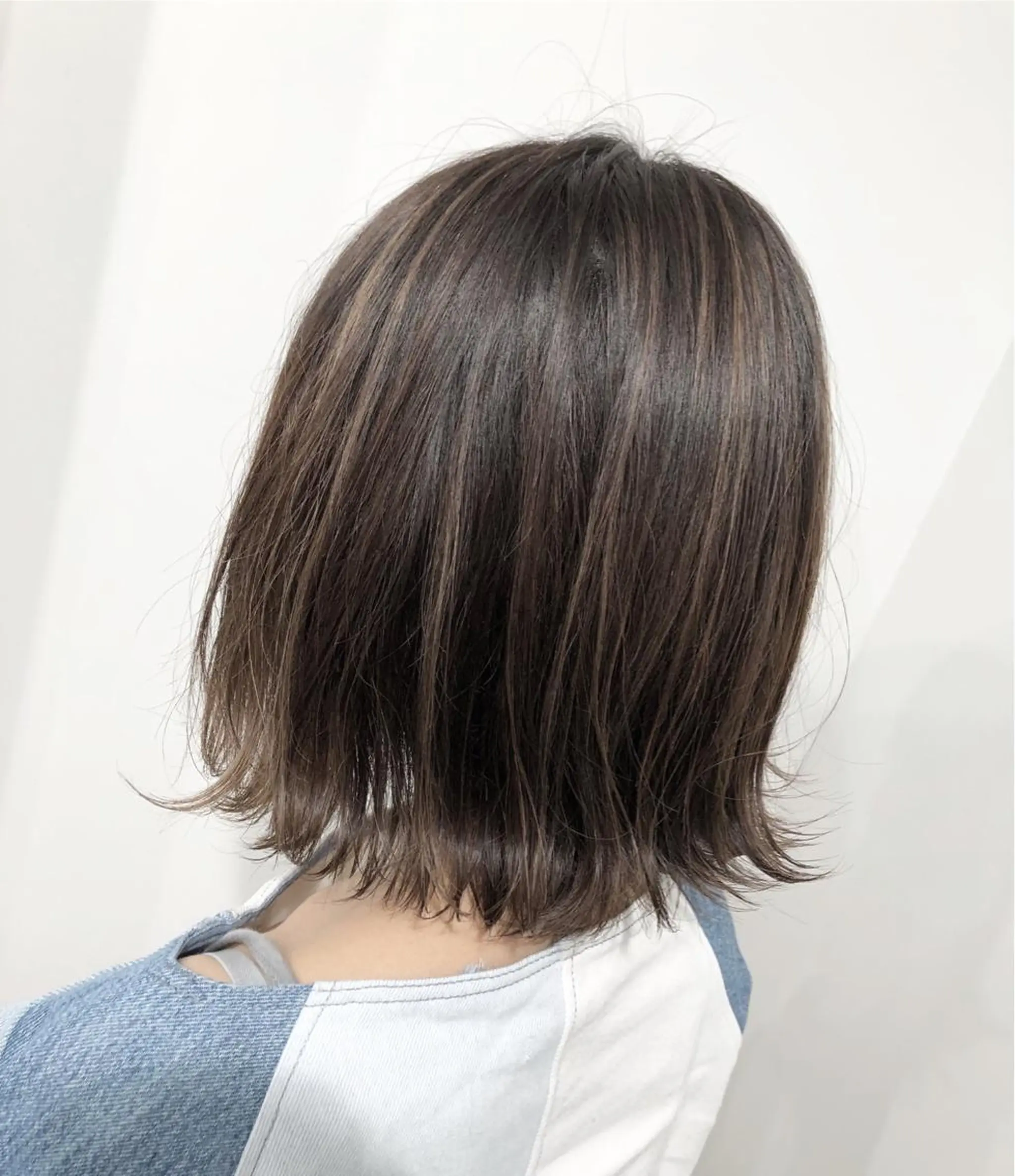 ショート カラー アッシュ カット ヘアカラー Le/a谷町 野上幹太のヘアスタイル