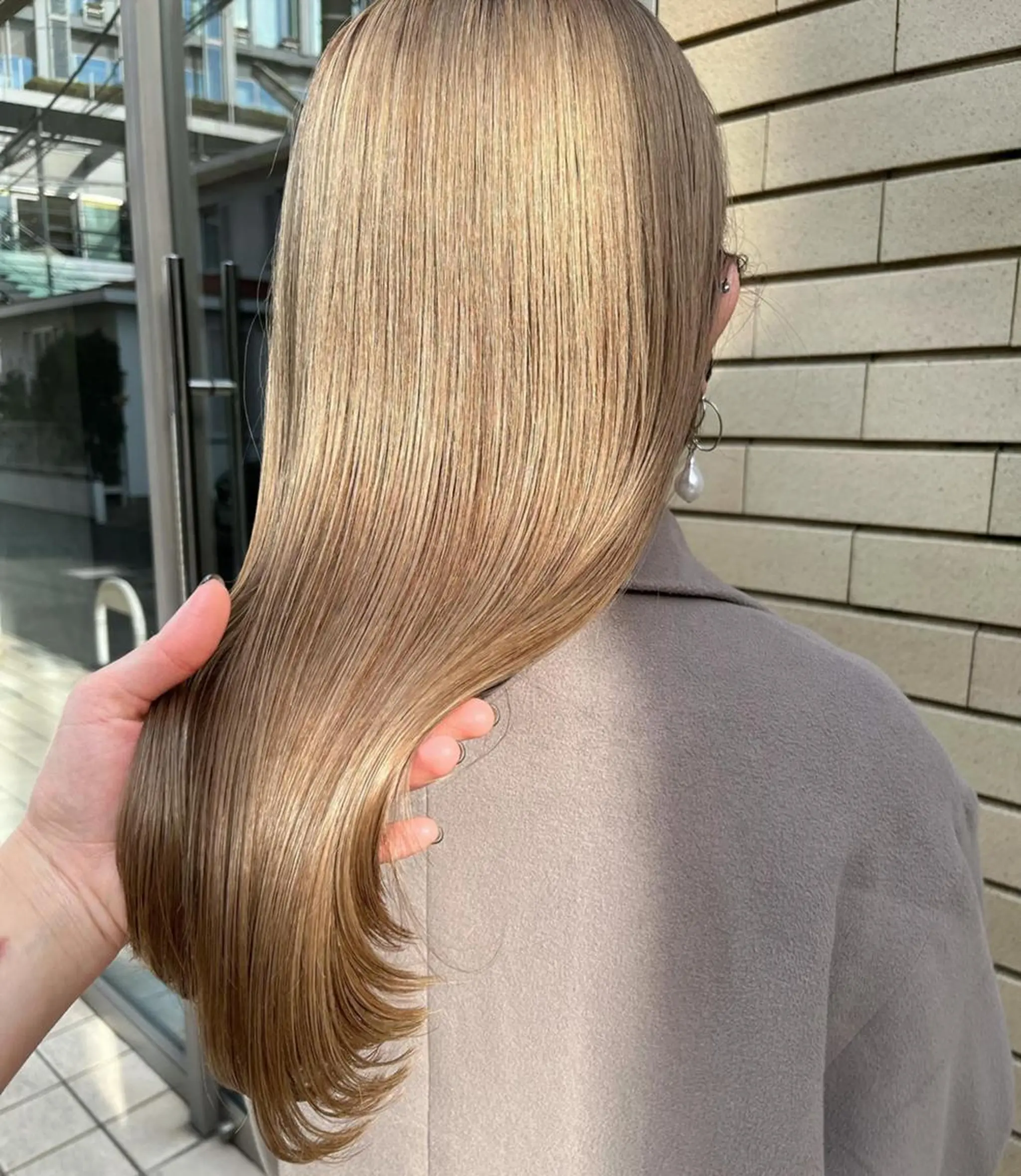 ミディアム カラー ヘアアレンジ ベージュカラー 透明感カラー グラデーションカラー ハイライトカラー ハイトーンカラー 韓国/髪質改善💘 櫻井かれんのヘアスタイル