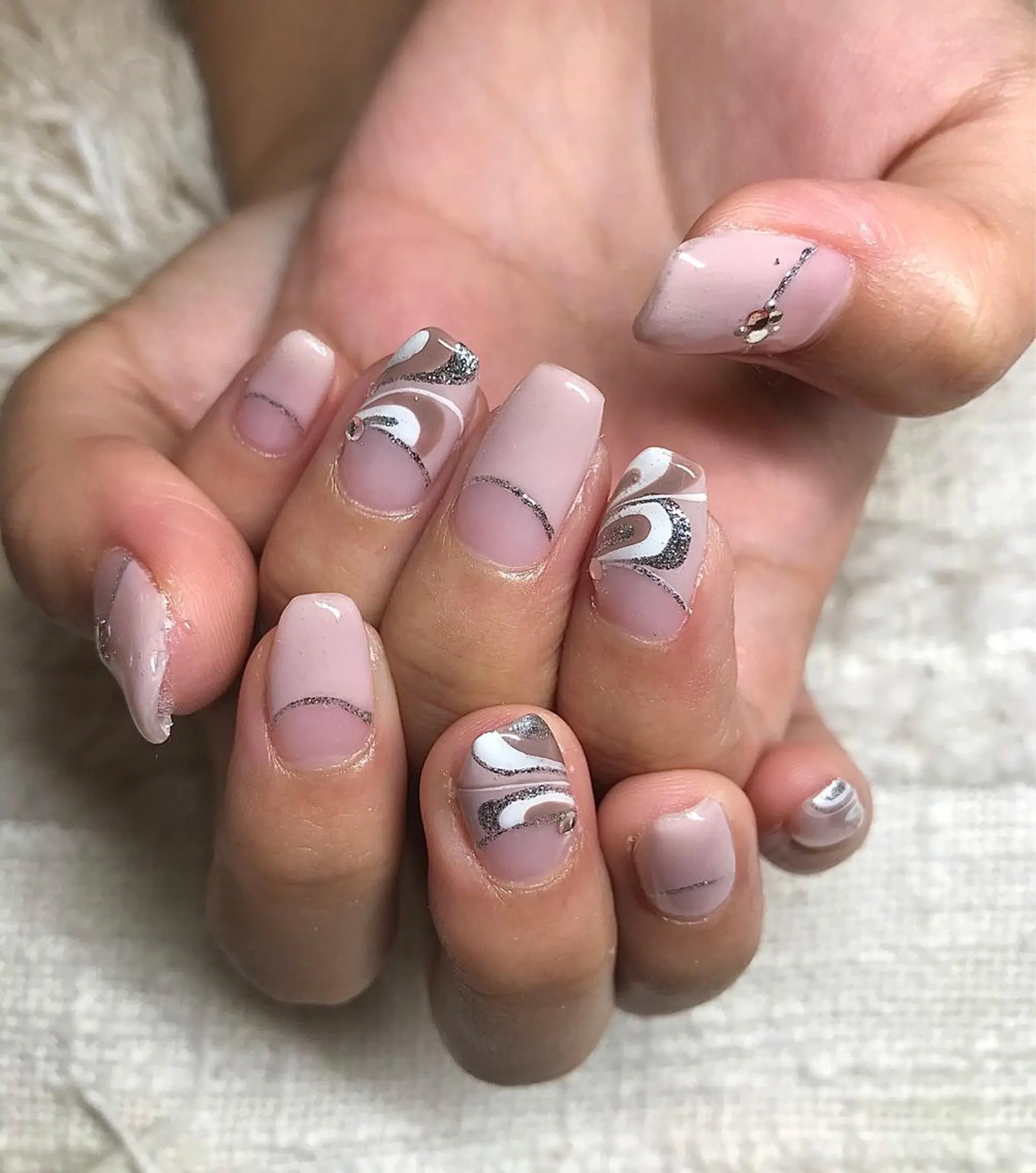 ミディアム カラー パーマ ヘアアレンジ メンズ キッズ ネイル マツエク・マツパ ハンドネイル ハンドケア nail&eye Aoのマツエク・マツパデザイン