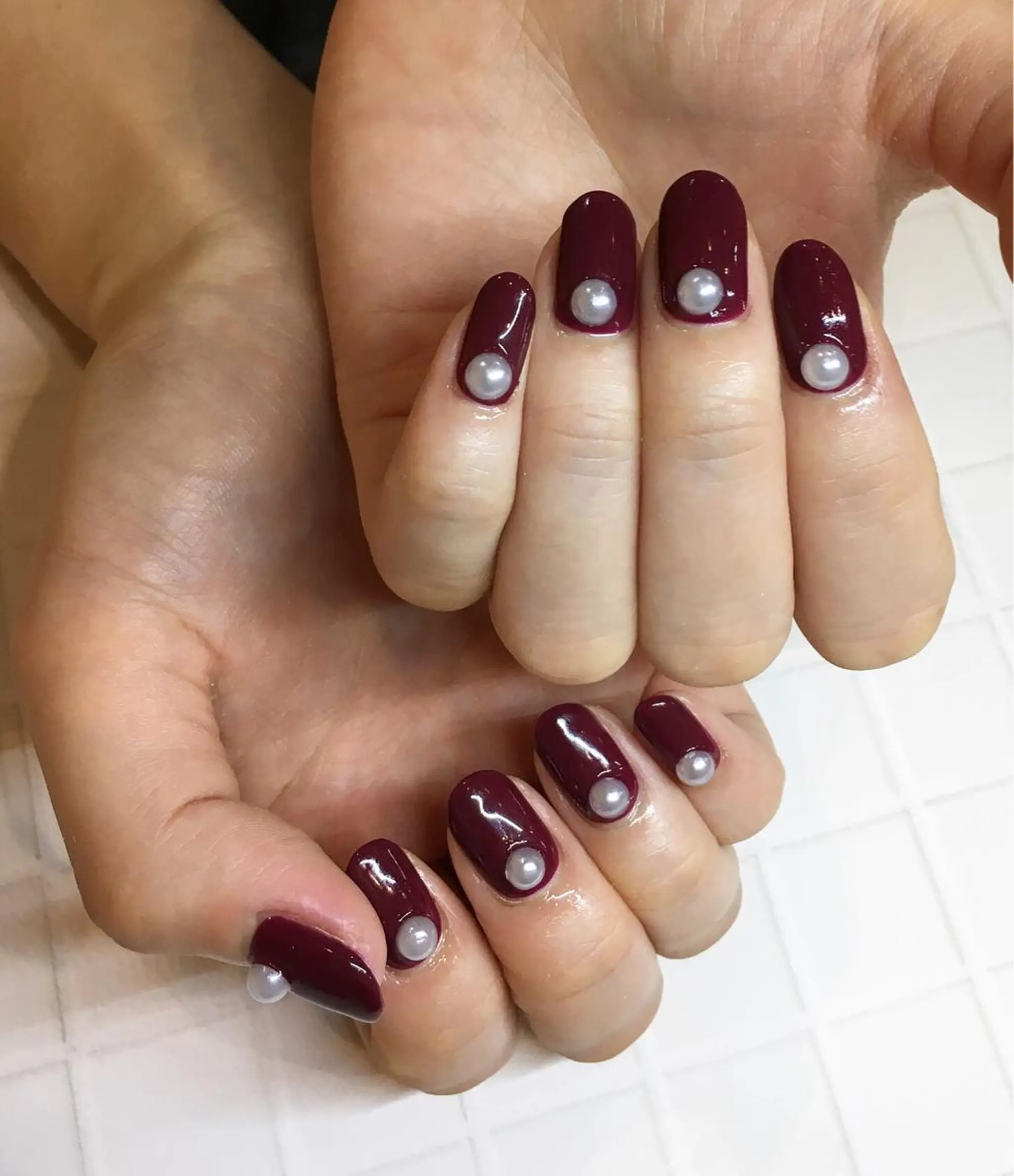 ネイル ボルドー ワンカラーネイル ストーンネイル nail salon Soeurのネイルデザイン