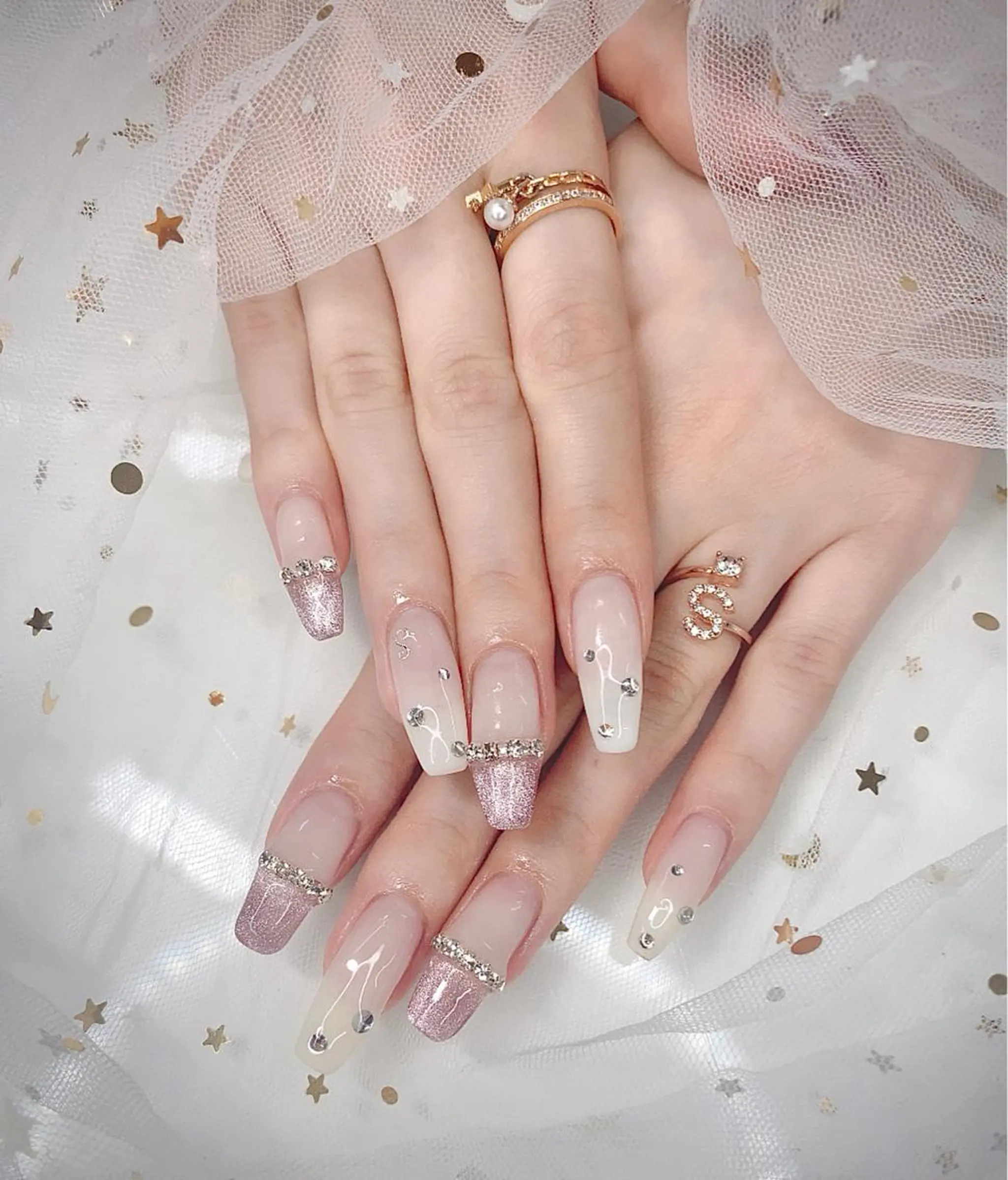 ネイル I-nailロング /ワンホン/キラキラのネイルデザイン