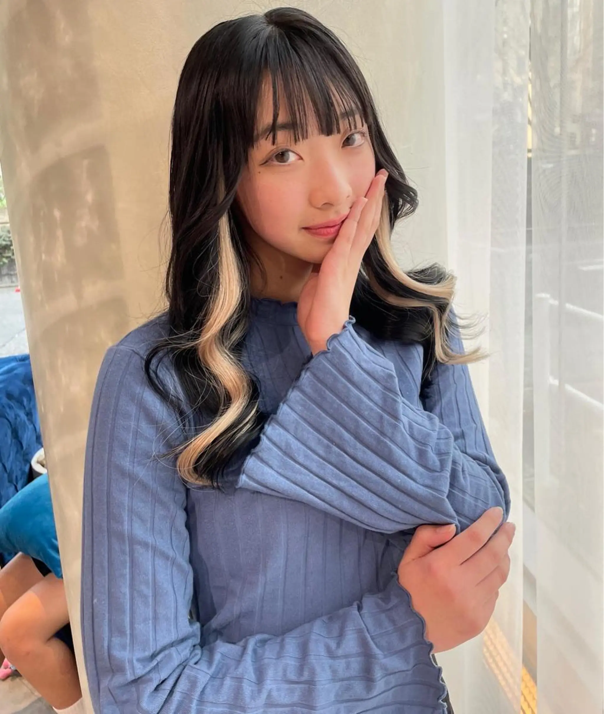 ロング アールバイニーナ所属・R by NINA アールバイニーナのヘアスタイル