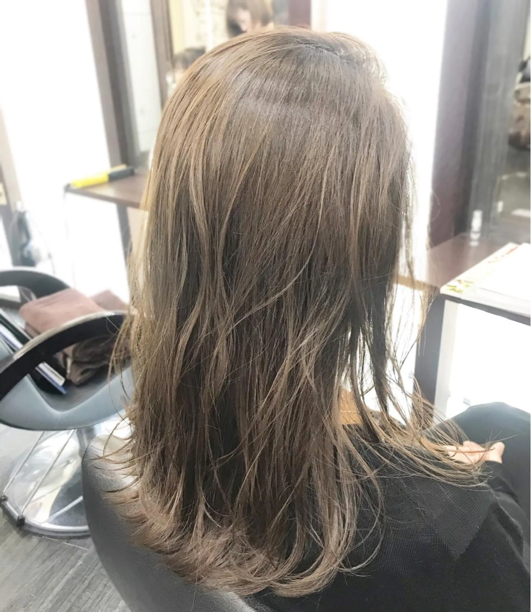 セミロング カラー アッシュ ベージュカラー ヘアカラー トリートメント cocoru所属・＊横浜駅＊ 金子 誠也のヘアスタイル