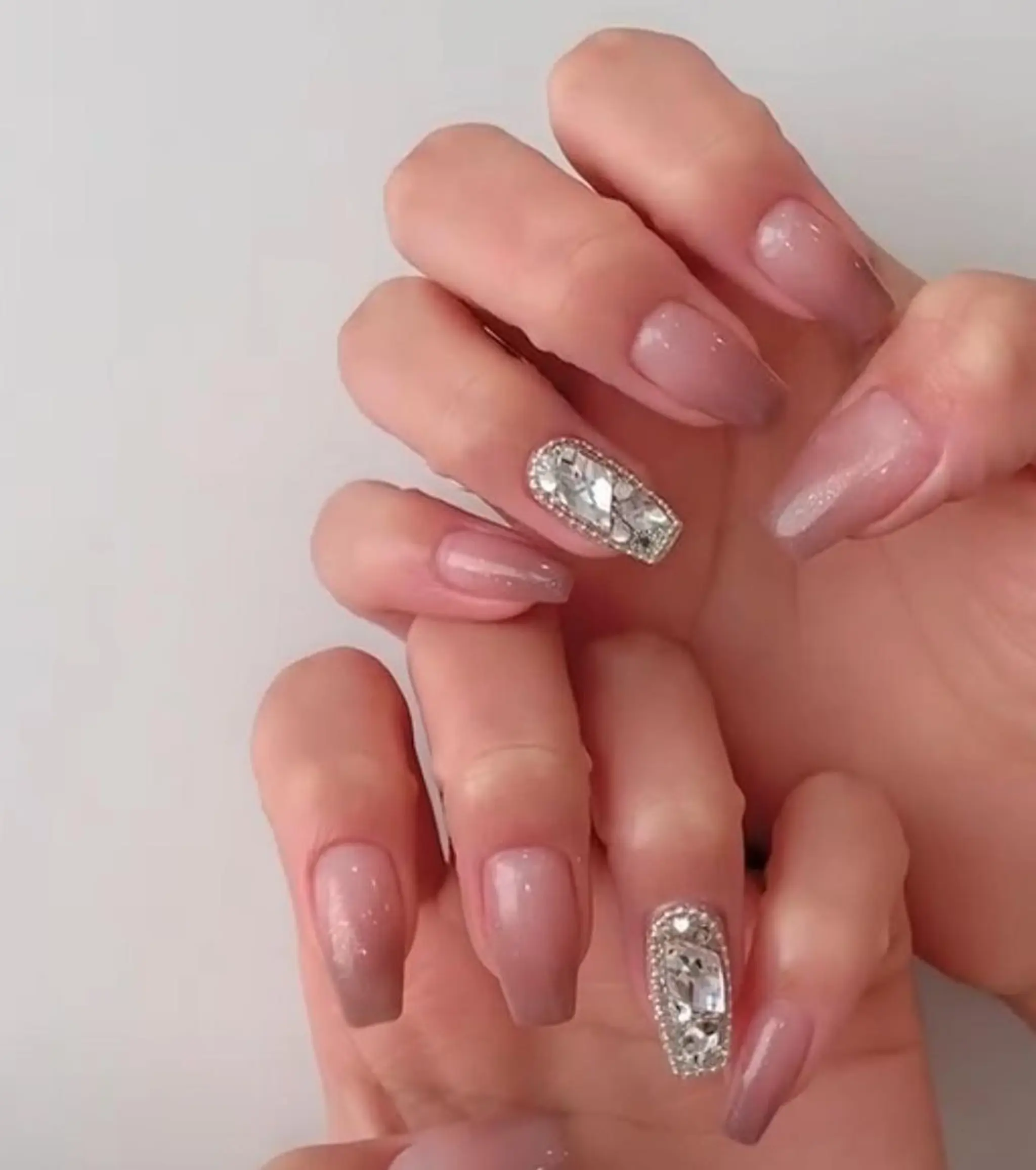 ネイル RAFFINE haru🦋🩵のネイルデザイン