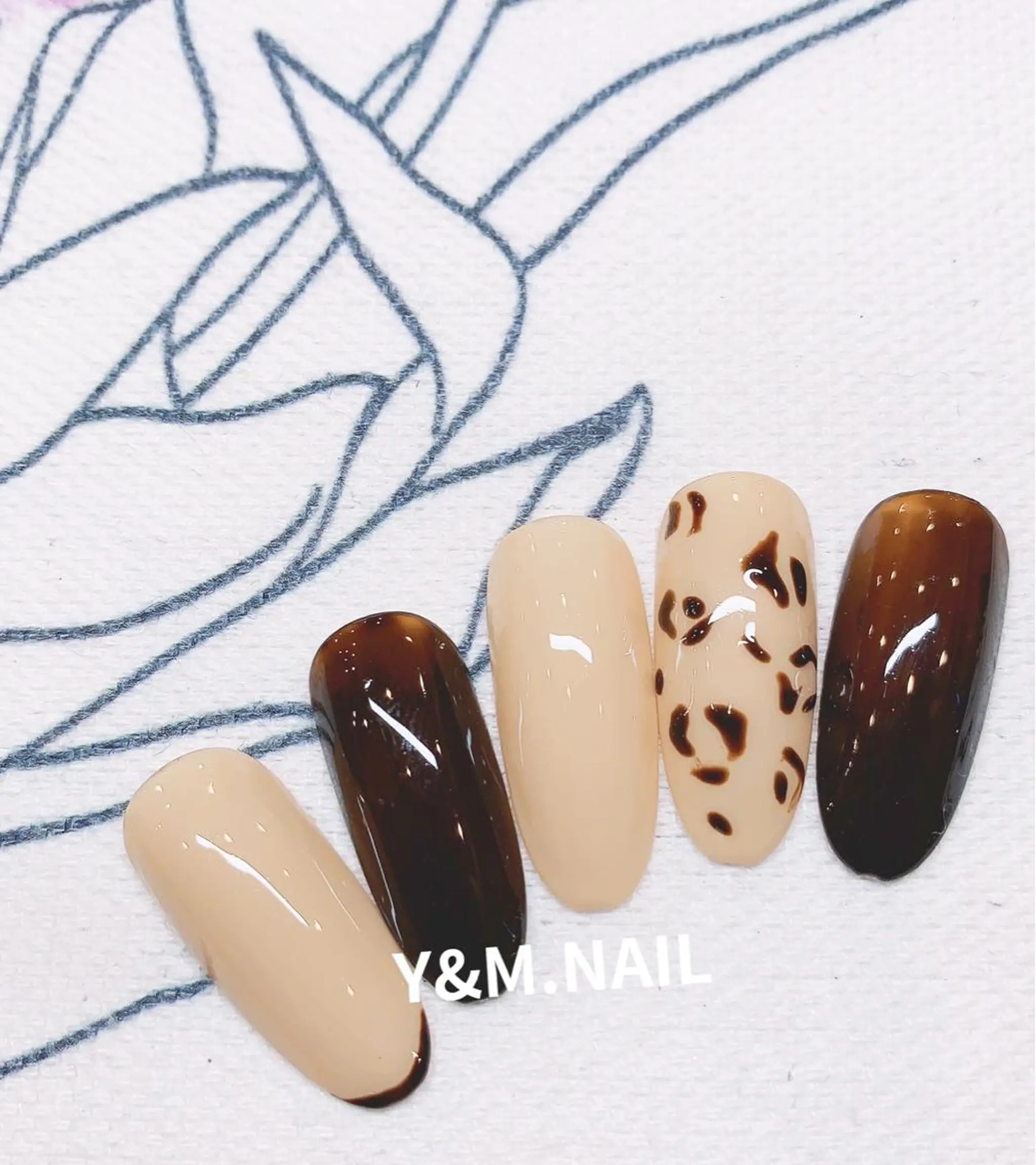 カラー ネイル Ui_Amor (パラジェル)のネイルデザイン