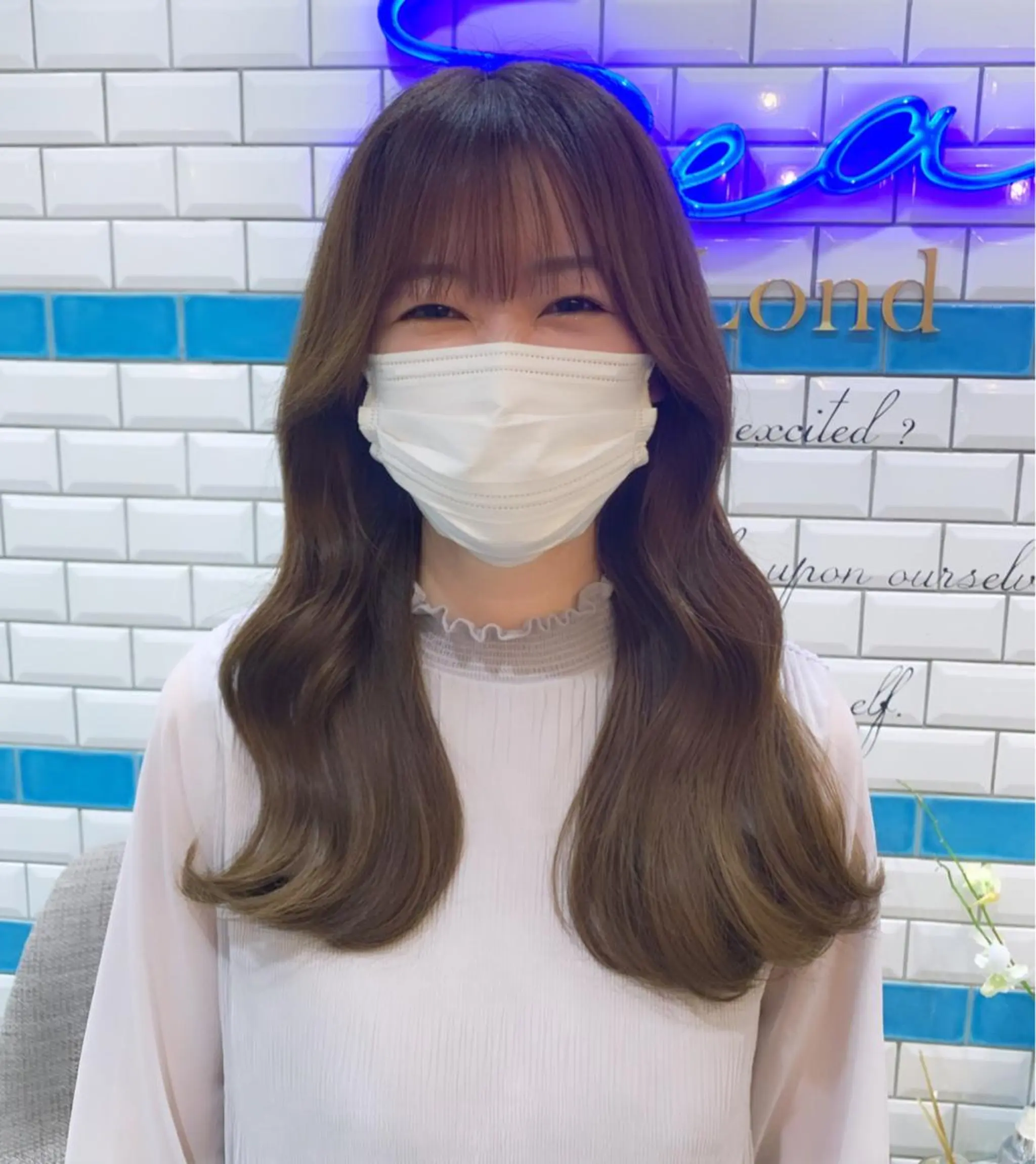 セミロング カラー 黒髪 ブルーカラー ブルーブラック インナーカラー くびれヘア 新宿/韓国レイヤー 髪質改善カラー/角所のヘアスタイル